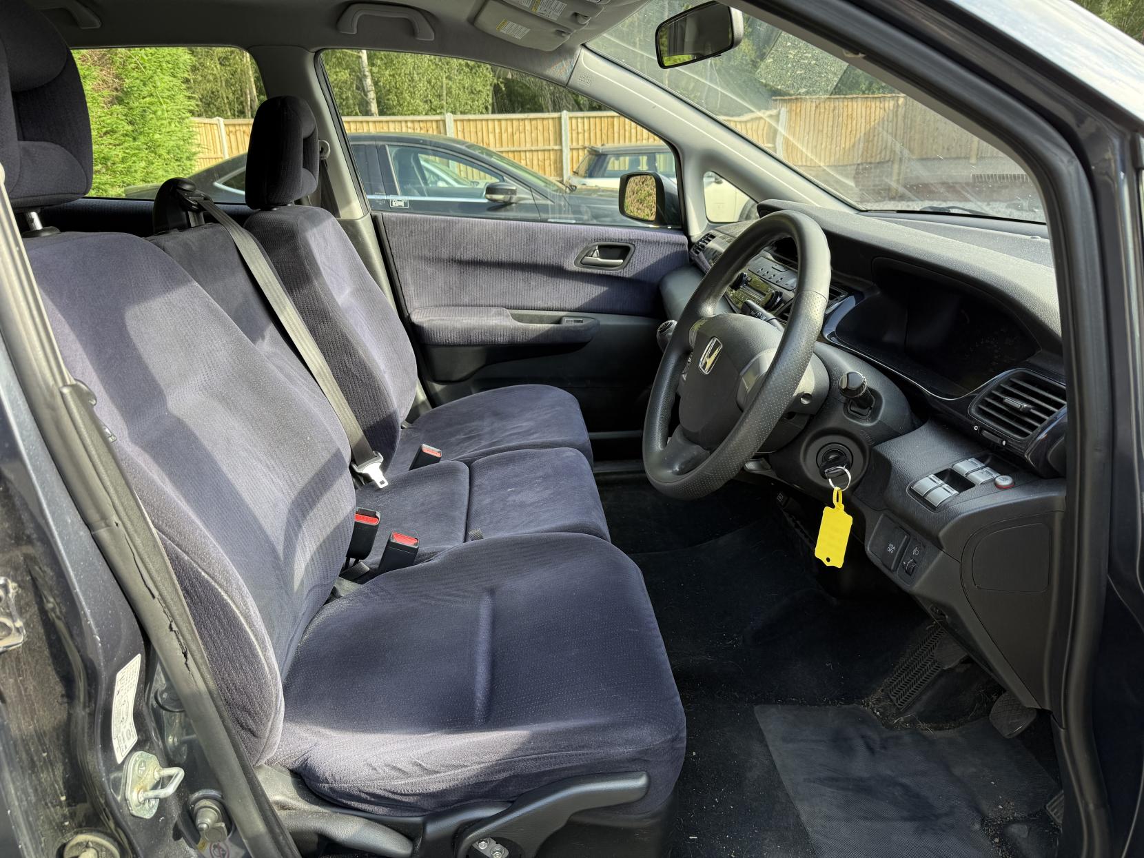Honda FR-V 2.2 i-CDTi SE MPV 5dr Diesel Manual (167 g/km, 138 bhp)