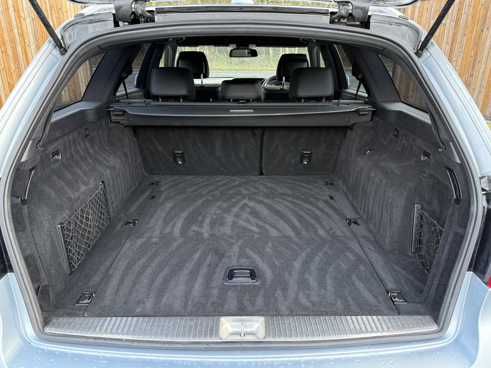 Mercedes-Benz E Class 2.1 E250 CDI BlueEfficiency Sport Estate 5dr Diesel Tiptronic Euro 5 (204 ps)