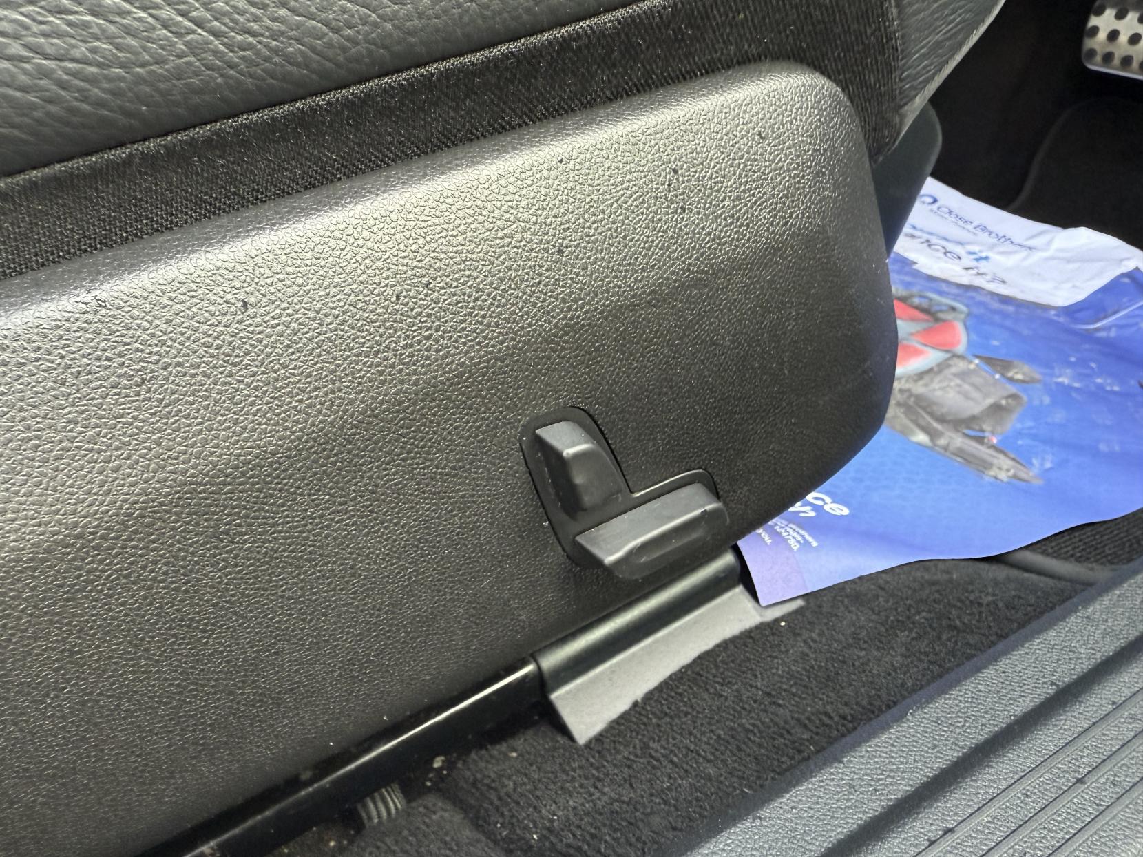 Mercedes-Benz E Class 2.1 E250 CDI BlueEfficiency Sport Estate 5dr Diesel Tiptronic Euro 5 (204 ps)