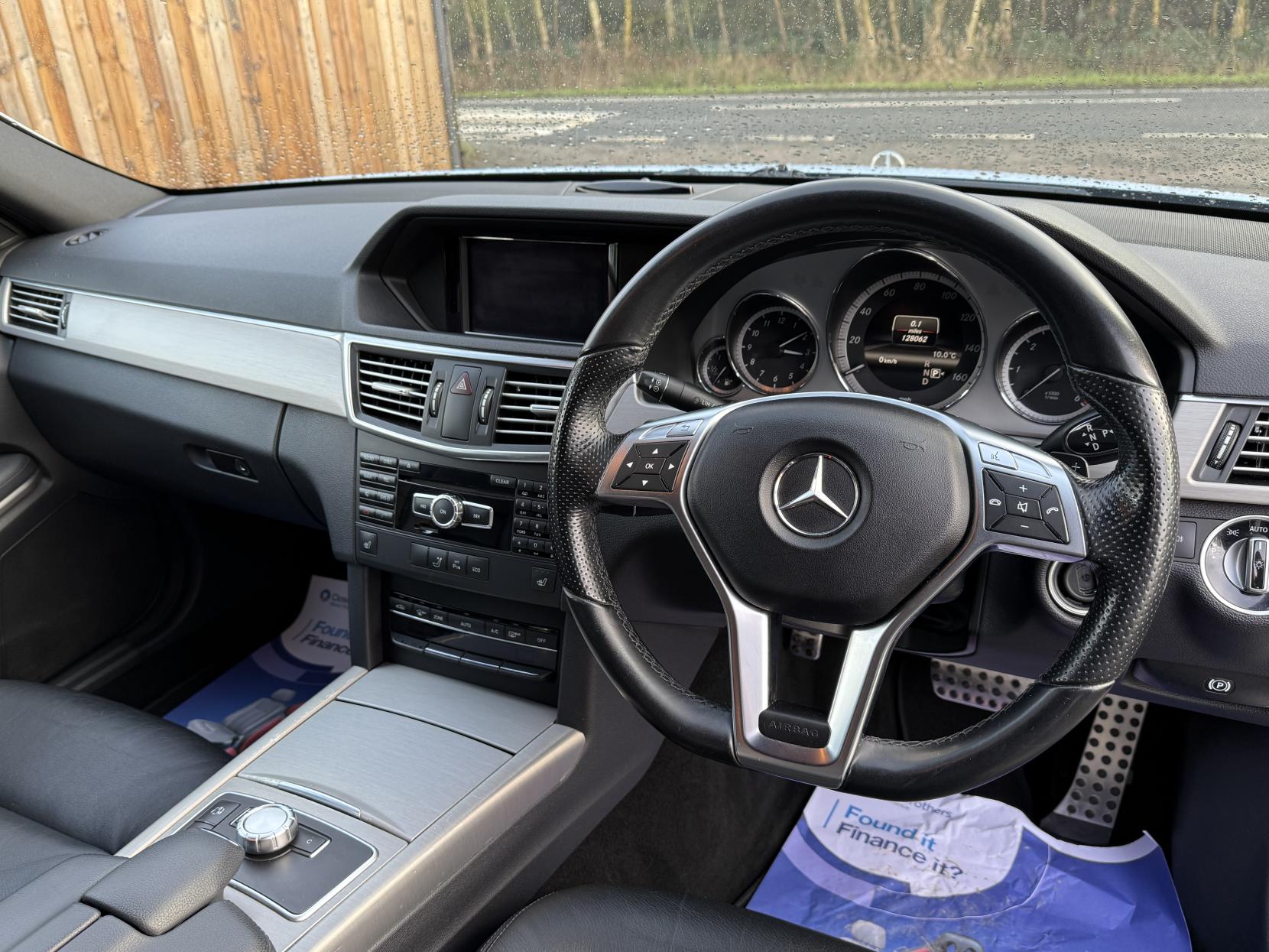 Mercedes-Benz E Class 2.1 E250 CDI BlueEfficiency Sport Estate 5dr Diesel Tiptronic Euro 5 (204 ps)