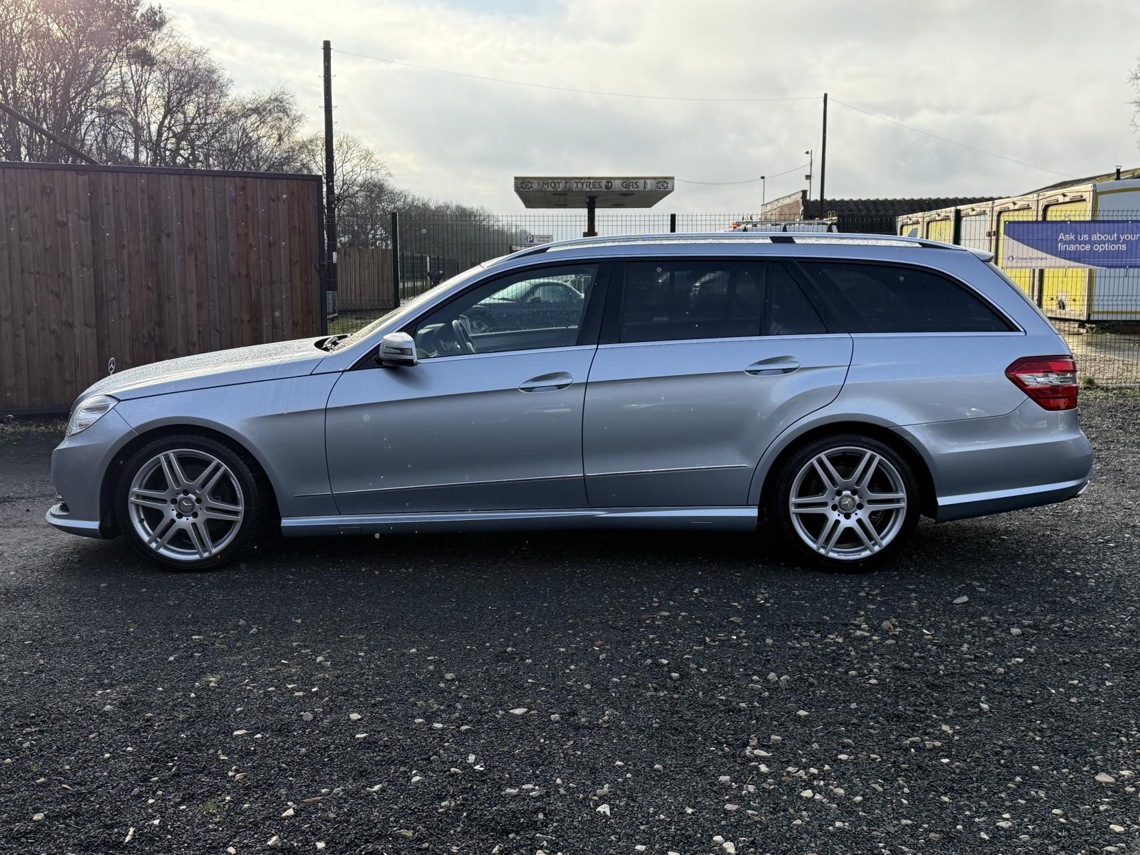 Mercedes-Benz E Class 2.1 E250 CDI BlueEfficiency Sport Estate 5dr Diesel Tiptronic Euro 5 (204 ps)