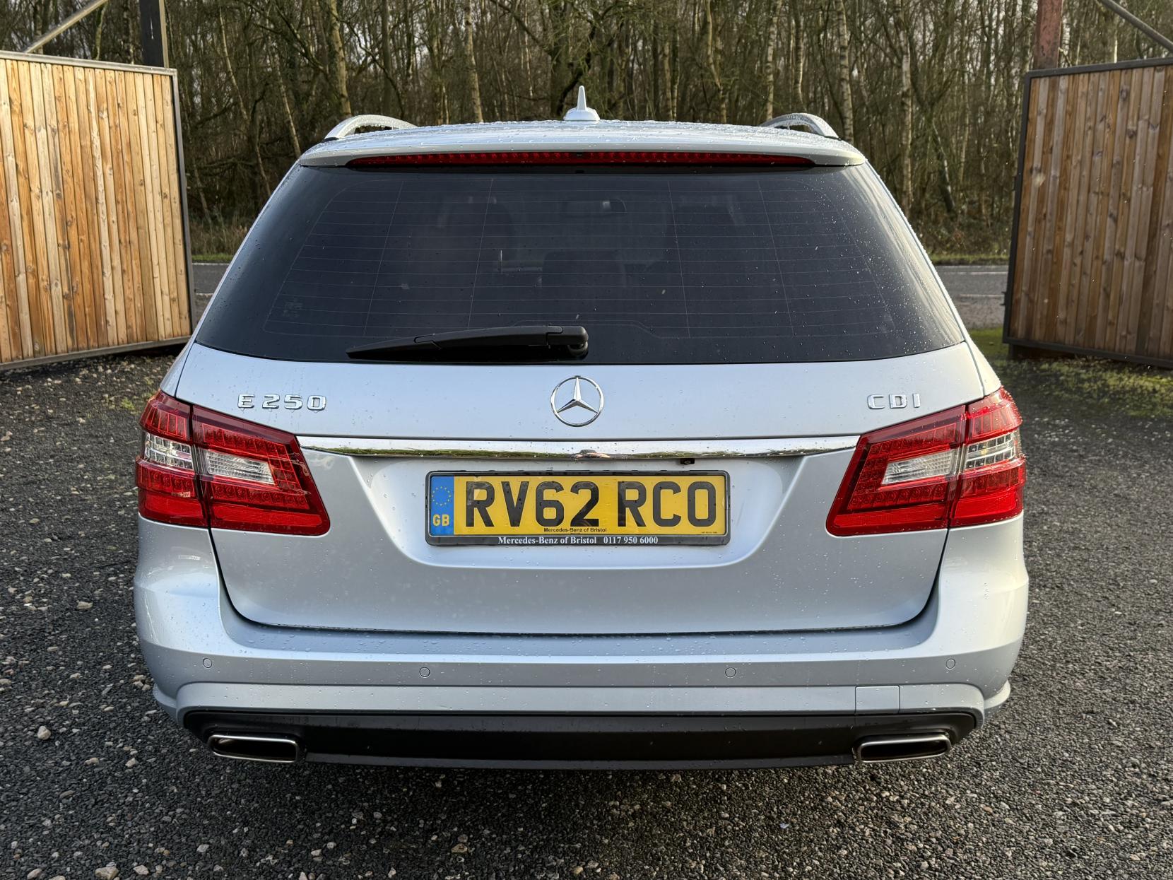Mercedes-Benz E Class 2.1 E250 CDI BlueEfficiency Sport Estate 5dr Diesel Tiptronic Euro 5 (204 ps)