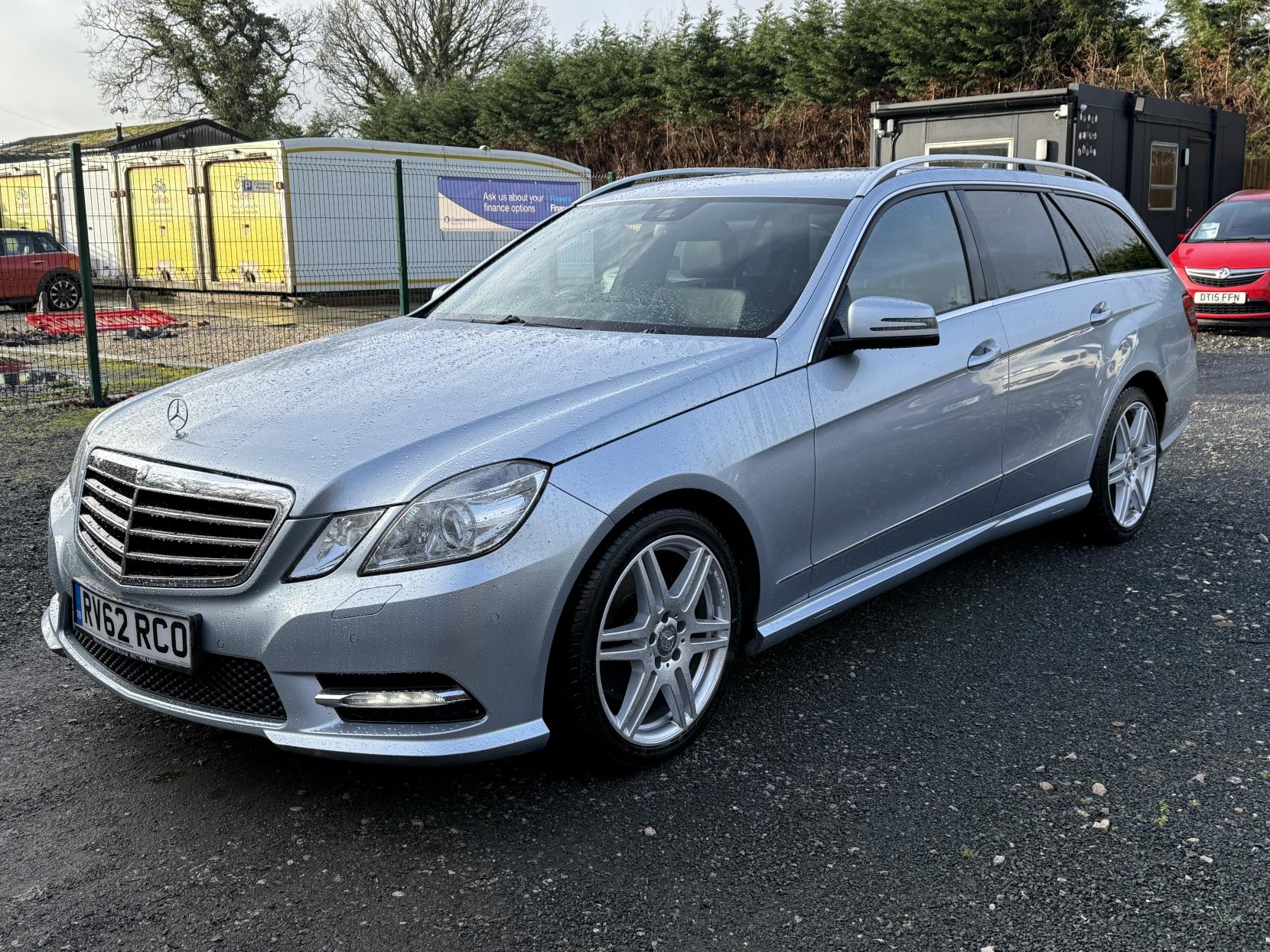 Mercedes-Benz E Class 2.1 E250 CDI BlueEfficiency Sport Estate 5dr Diesel Tiptronic Euro 5 (204 ps)