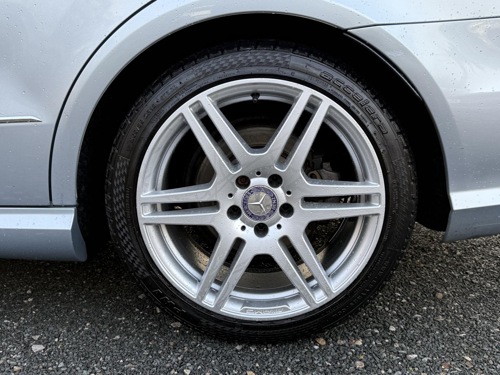 Mercedes-Benz E Class 2.1 E250 CDI BlueEfficiency Sport Estate 5dr Diesel Tiptronic Euro 5 (204 ps)