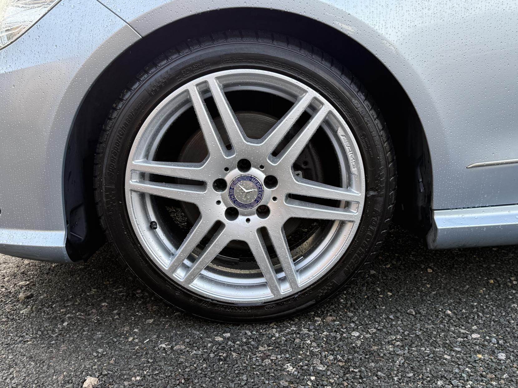 Mercedes-Benz E Class 2.1 E250 CDI BlueEfficiency Sport Estate 5dr Diesel Tiptronic Euro 5 (204 ps)