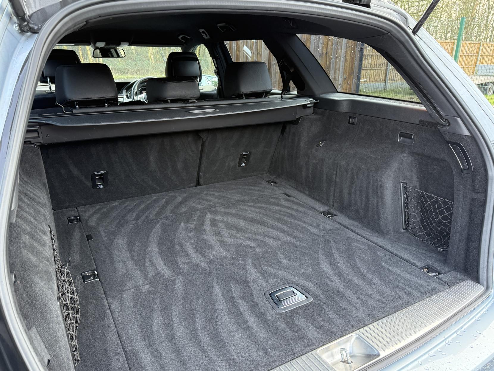 Mercedes-Benz E Class 2.1 E250 CDI BlueEfficiency Sport Estate 5dr Diesel Tiptronic Euro 5 (204 ps)