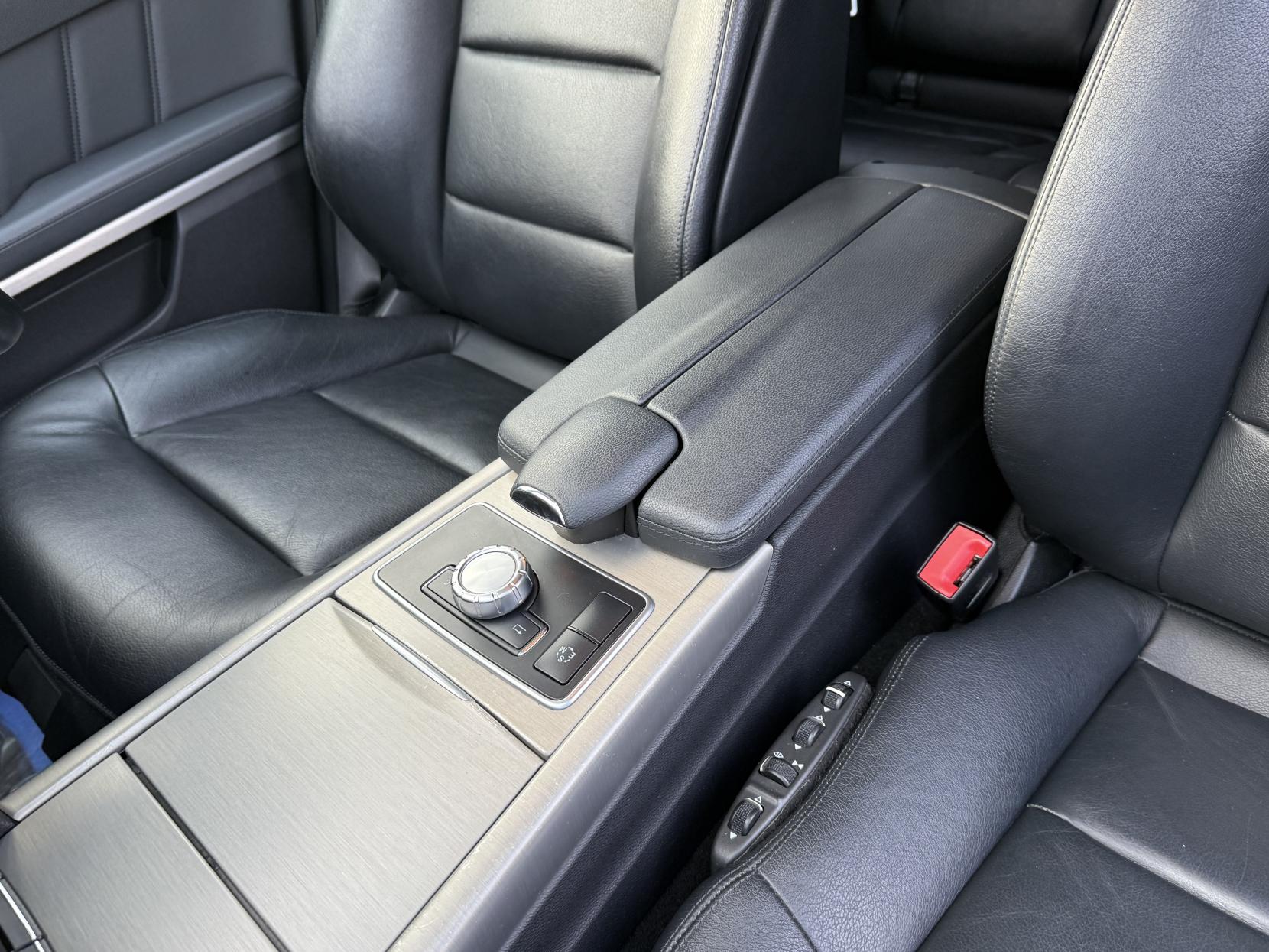 Mercedes-Benz E Class 2.1 E250 CDI BlueEfficiency Sport Estate 5dr Diesel Tiptronic Euro 5 (204 ps)