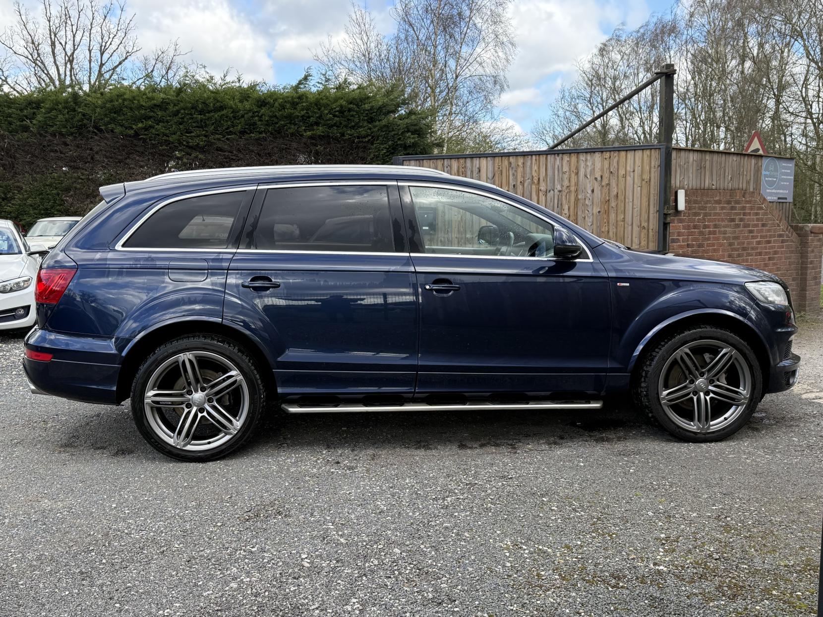 Audi Q7 3.0 TDI V6 S line Plus SUV 5dr Diesel Tiptronic quattro Euro 5 (s/s) (245 ps)