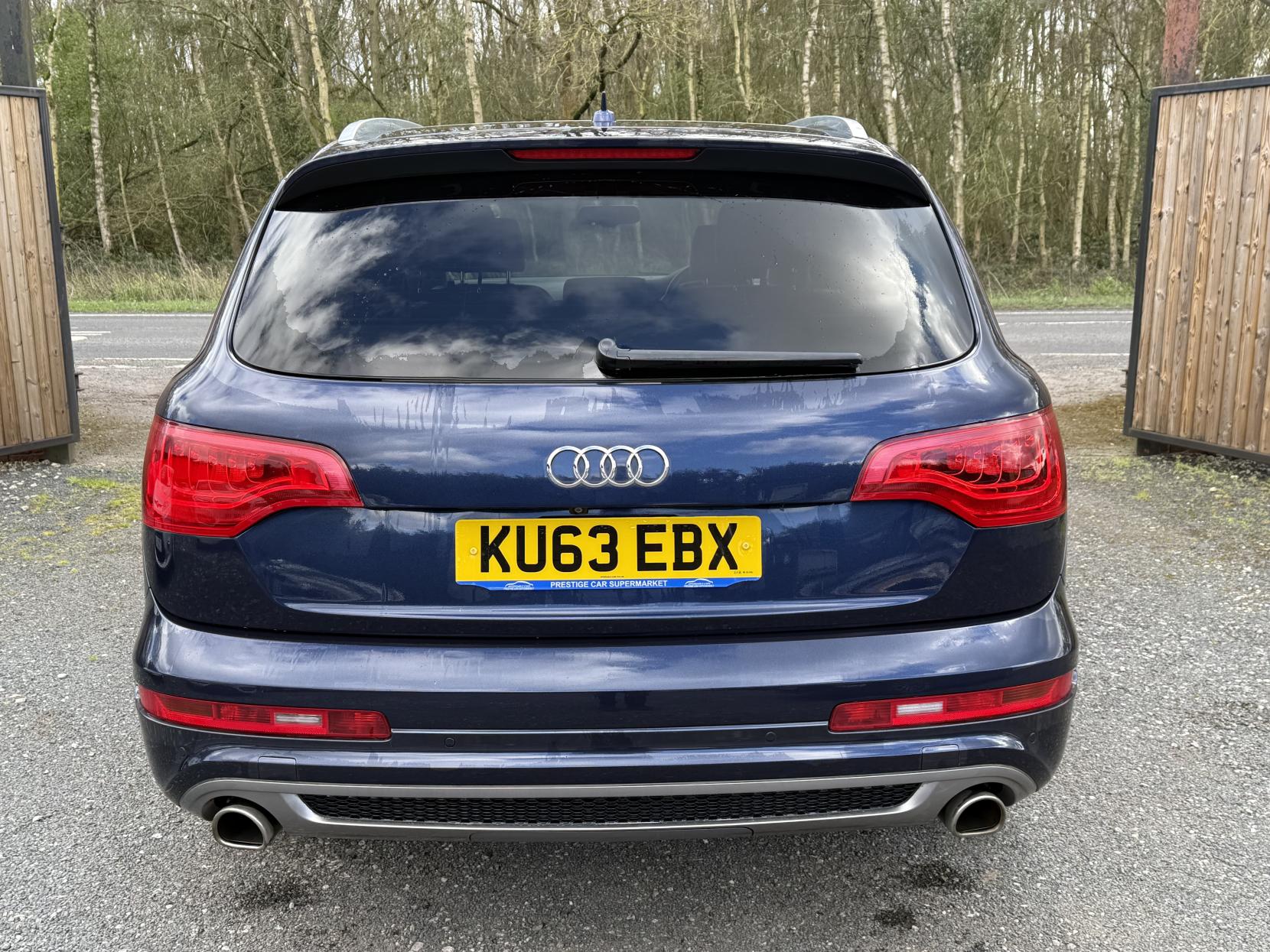 Audi Q7 3.0 TDI V6 S line Plus SUV 5dr Diesel Tiptronic quattro Euro 5 (s/s) (245 ps)