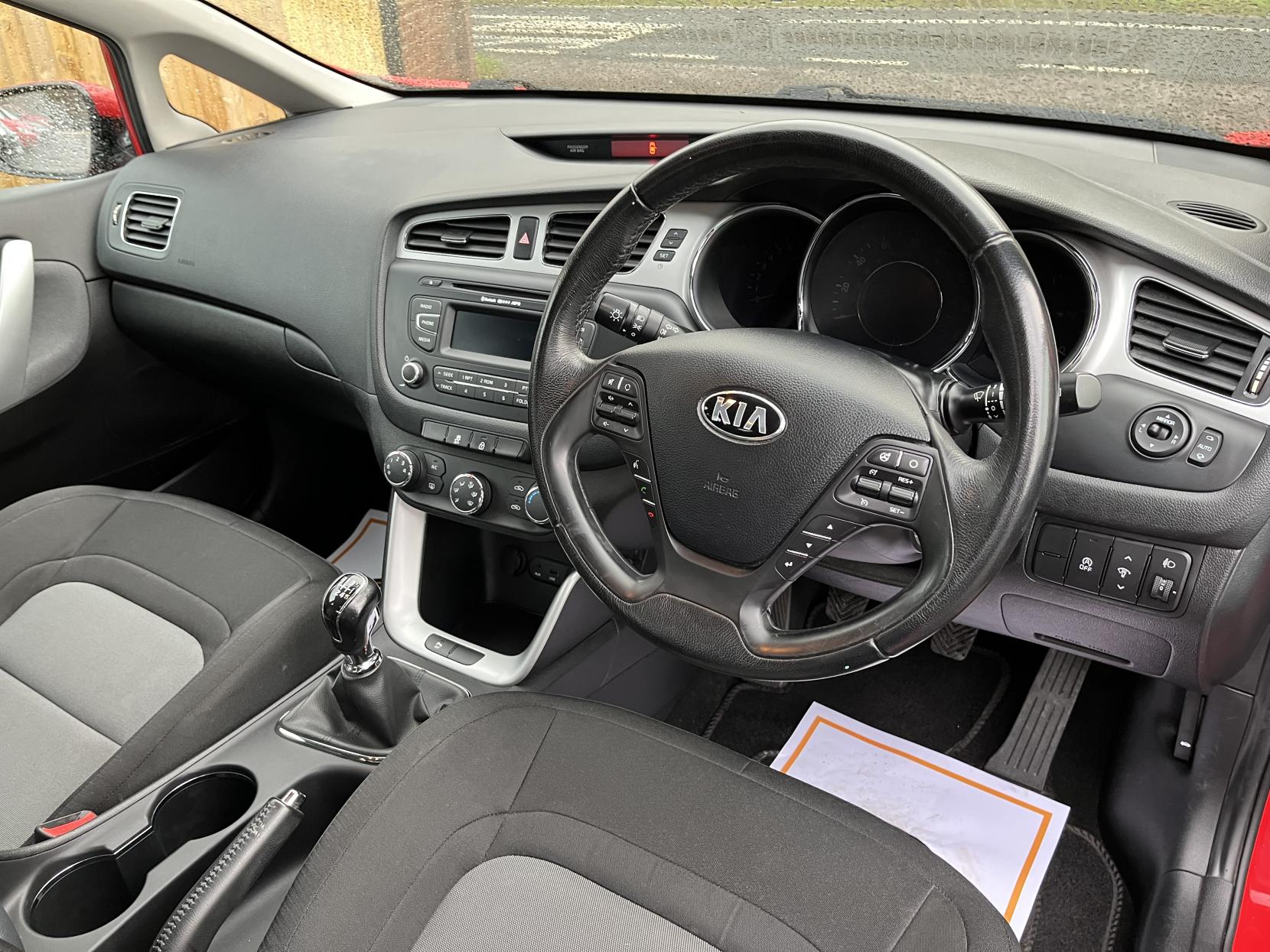 Kia Ceed 1.6 GDi EcoDynamics 2 Hatchback 5dr Petrol Manual Euro 5 (s/s) (133 bhp)