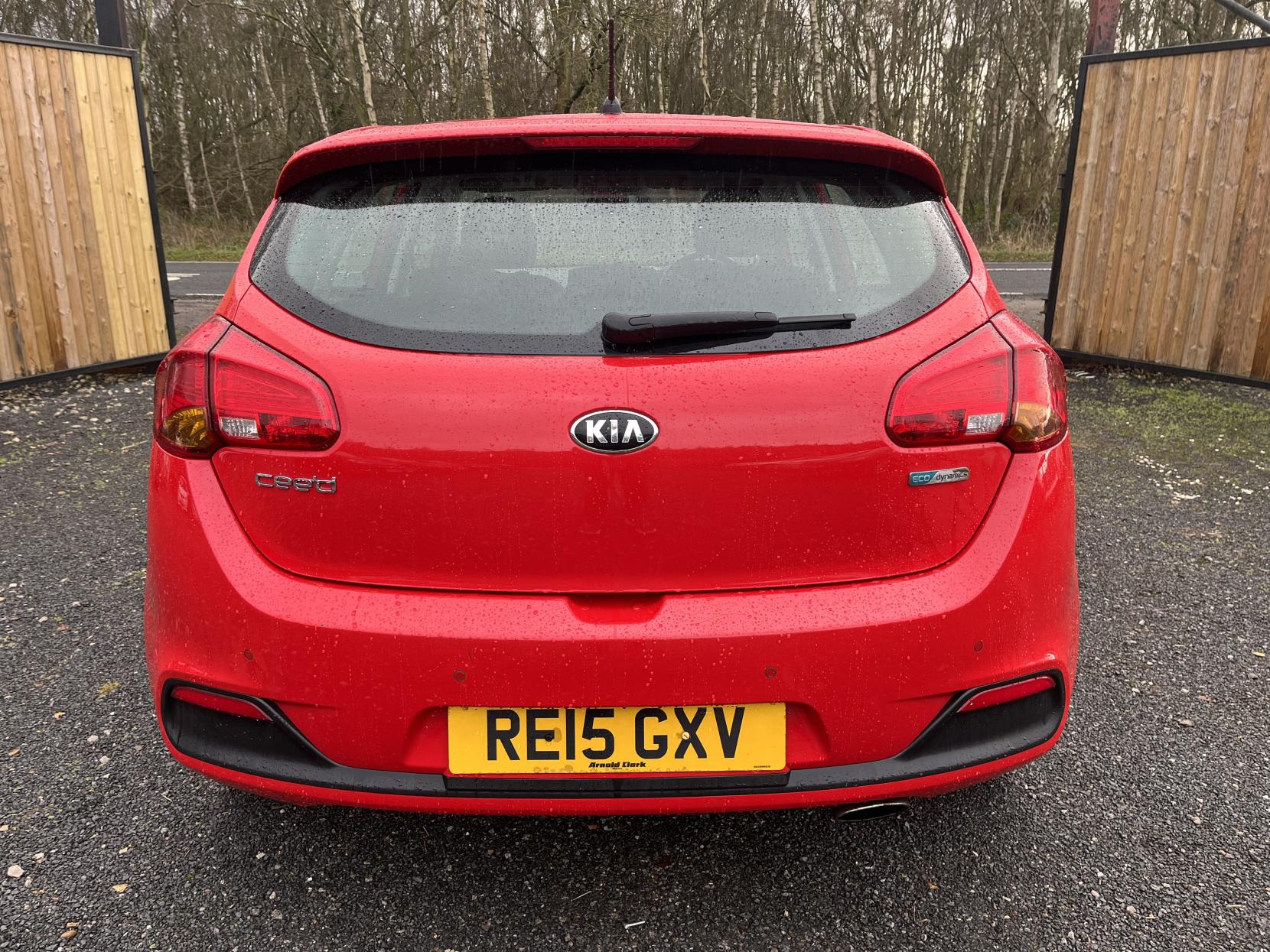 Kia Ceed 1.6 GDi EcoDynamics 2 Hatchback 5dr Petrol Manual Euro 5 (s/s) (133 bhp)