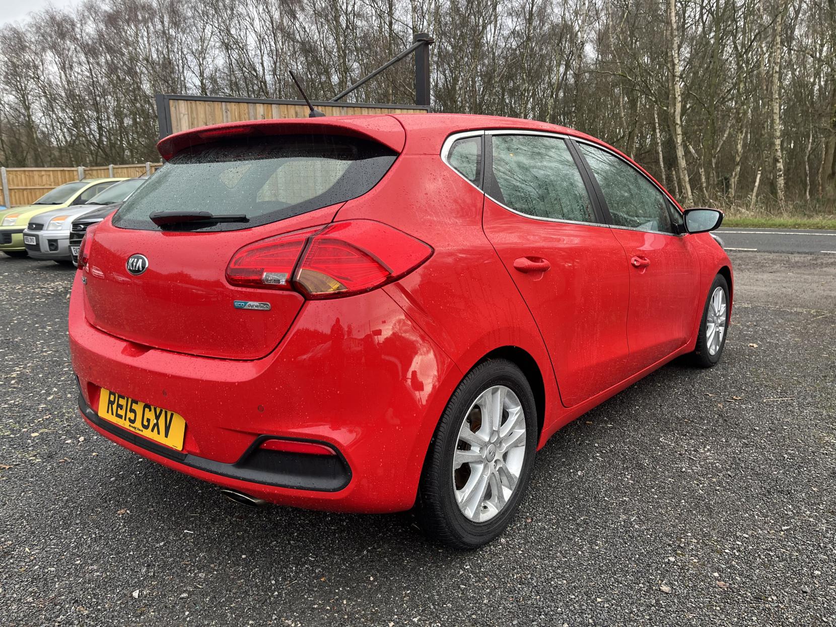 Kia Ceed 1.6 GDi EcoDynamics 2 Hatchback 5dr Petrol Manual Euro 5 (s/s) (133 bhp)