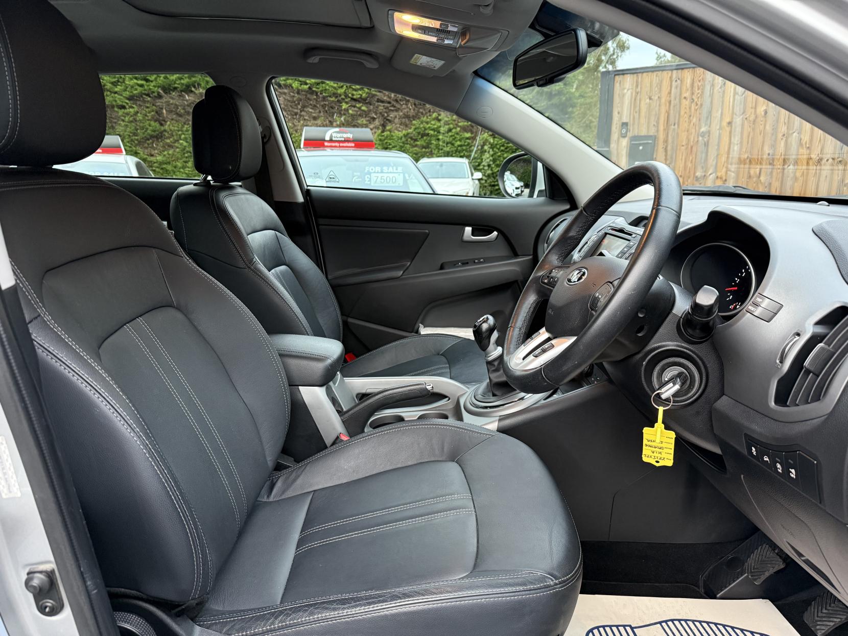 Kia Sportage 1.7 CRDi EcoDynamics 3 SUV 5dr Diesel Manual 2WD Euro 5 (s/s) (114 bhp)