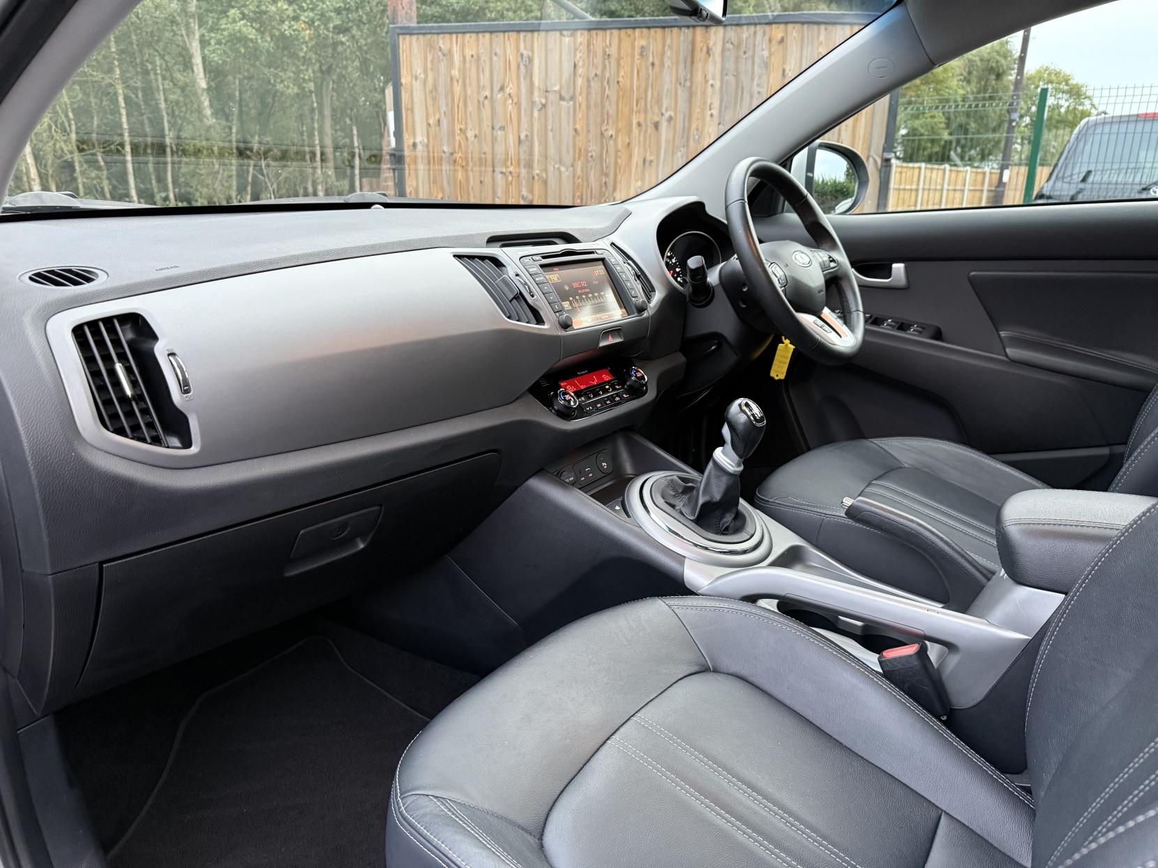 Kia Sportage 1.7 CRDi EcoDynamics 3 SUV 5dr Diesel Manual 2WD Euro 5 (s/s) (114 bhp)