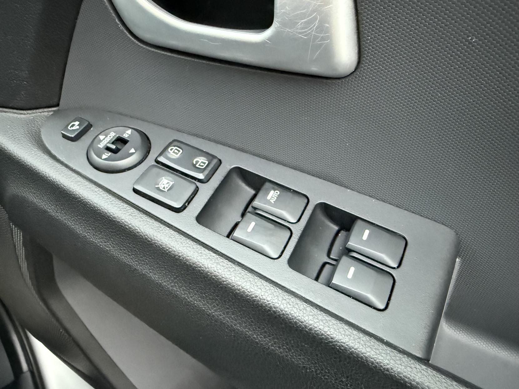 Kia Sportage 1.7 CRDi EcoDynamics 3 SUV 5dr Diesel Manual 2WD Euro 5 (s/s) (114 bhp)