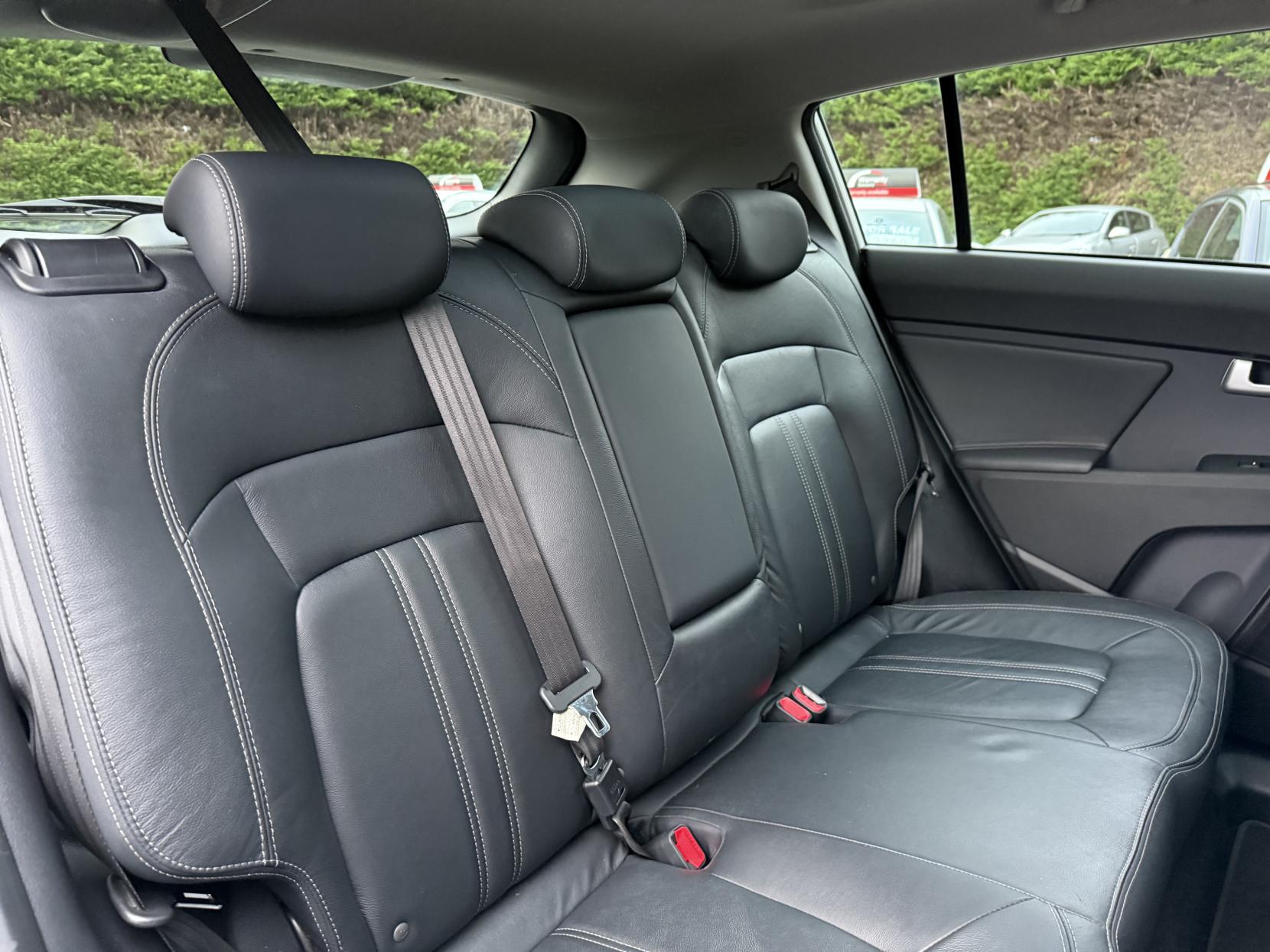 Kia Sportage 1.7 CRDi EcoDynamics 3 SUV 5dr Diesel Manual 2WD Euro 5 (s/s) (114 bhp)