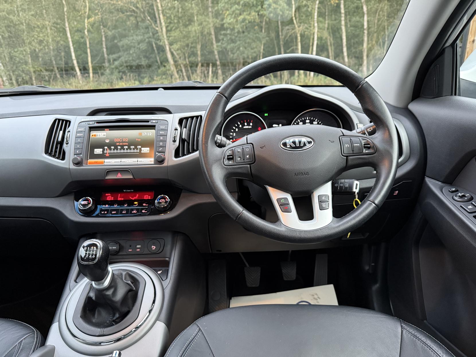 Kia Sportage 1.7 CRDi EcoDynamics 3 SUV 5dr Diesel Manual 2WD Euro 5 (s/s) (114 bhp)