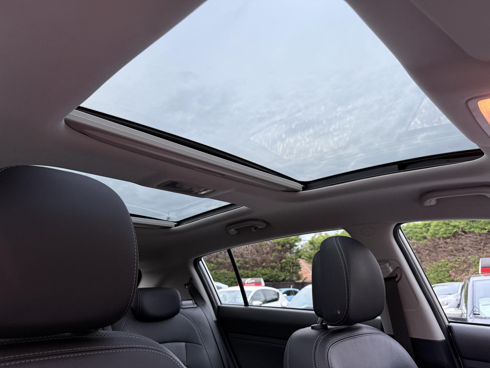 Kia Sportage 1.7 CRDi EcoDynamics 3 SUV 5dr Diesel Manual 2WD Euro 5 (s/s) (114 bhp)