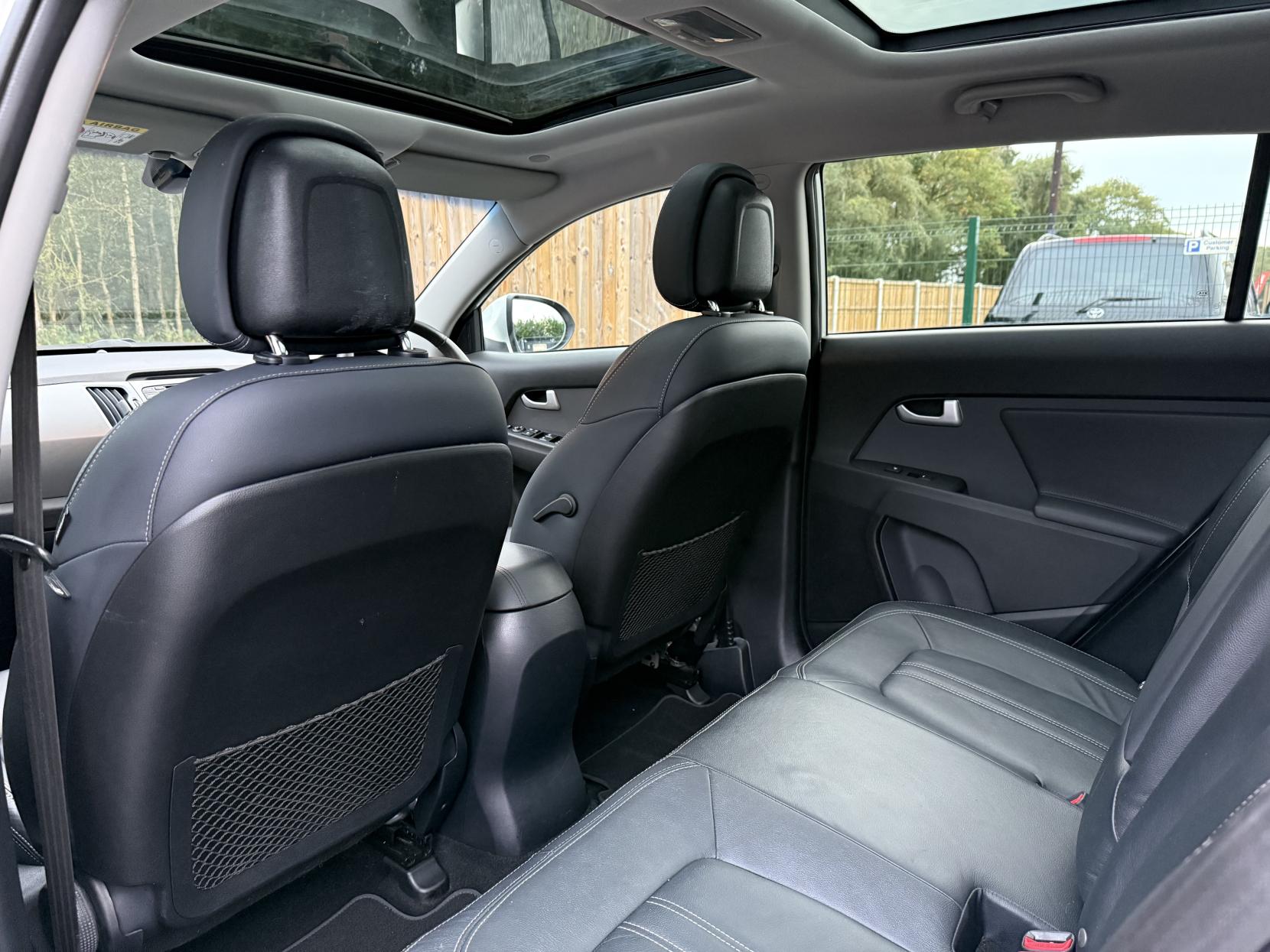 Kia Sportage 1.7 CRDi EcoDynamics 3 SUV 5dr Diesel Manual 2WD Euro 5 (s/s) (114 bhp)