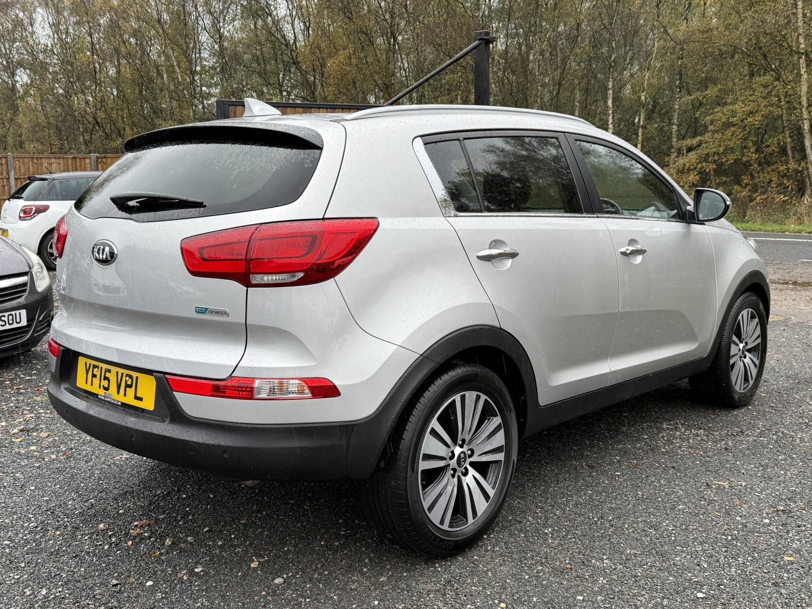 Kia Sportage 1.7 CRDi EcoDynamics 3 SUV 5dr Diesel Manual 2WD Euro 5 (s/s) (114 bhp)