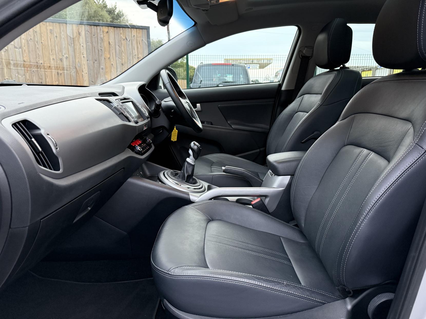 Kia Sportage 1.7 CRDi EcoDynamics 3 SUV 5dr Diesel Manual 2WD Euro 5 (s/s) (114 bhp)