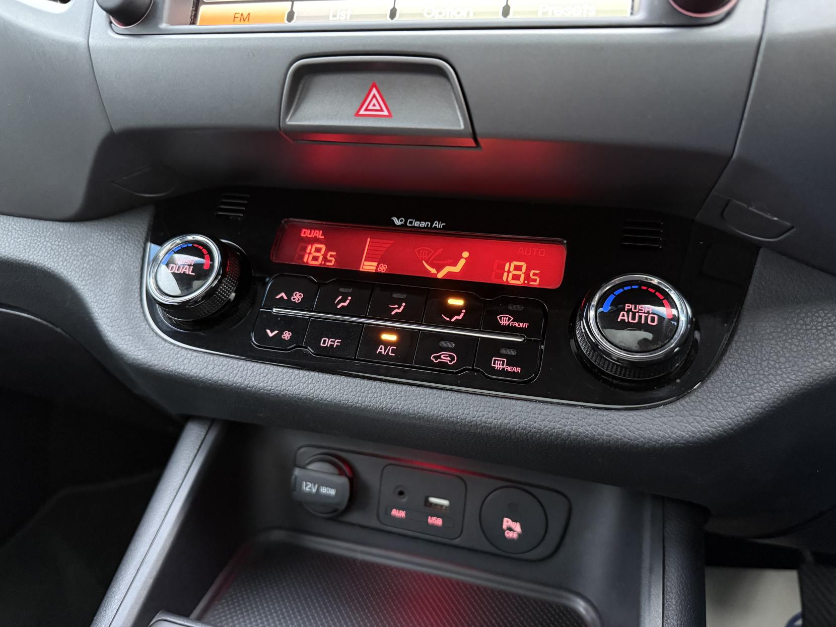 Kia Sportage 1.7 CRDi EcoDynamics 3 SUV 5dr Diesel Manual 2WD Euro 5 (s/s) (114 bhp)