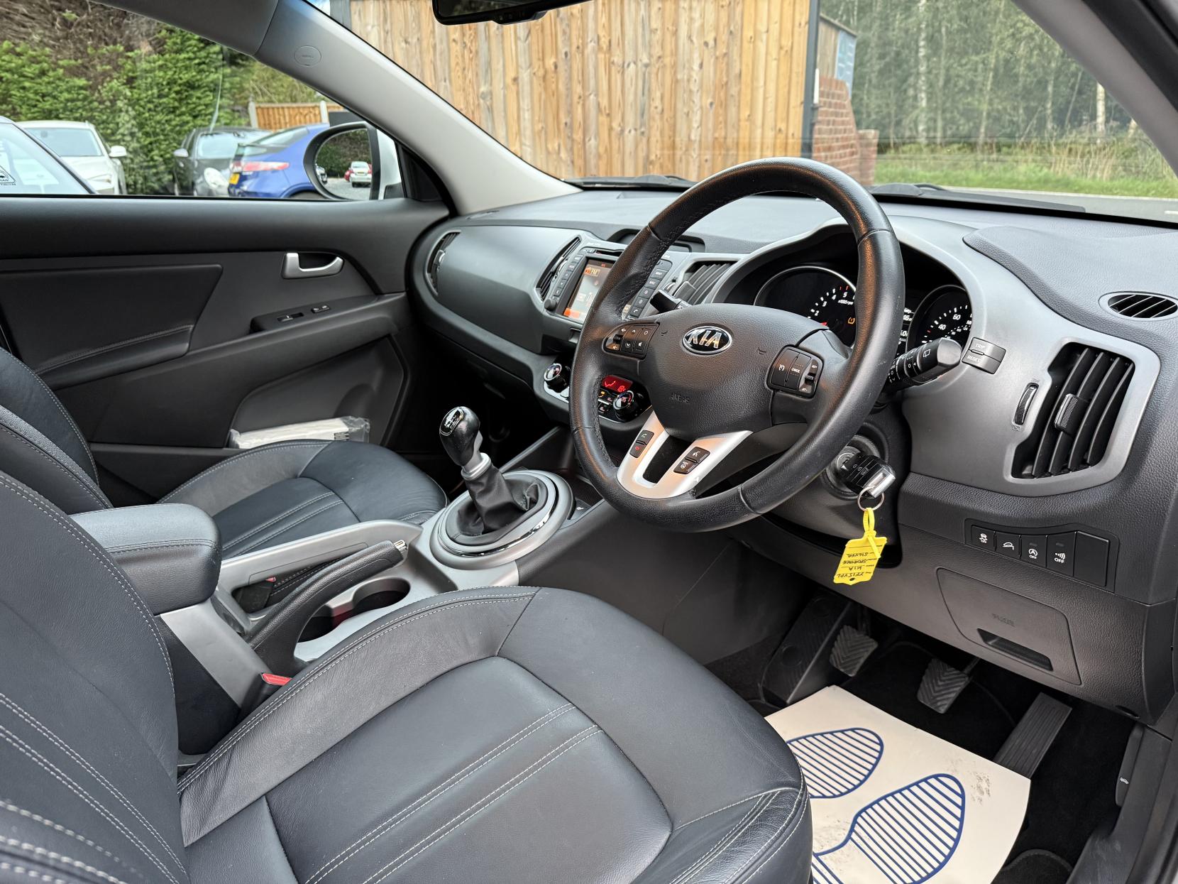 Kia Sportage 1.7 CRDi EcoDynamics 3 SUV 5dr Diesel Manual 2WD Euro 5 (s/s) (114 bhp)