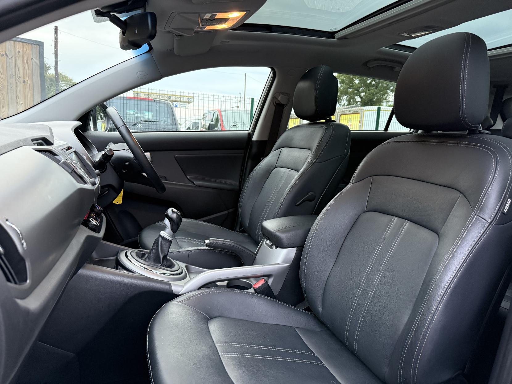 Kia Sportage 1.7 CRDi EcoDynamics 3 SUV 5dr Diesel Manual 2WD Euro 5 (s/s) (114 bhp)