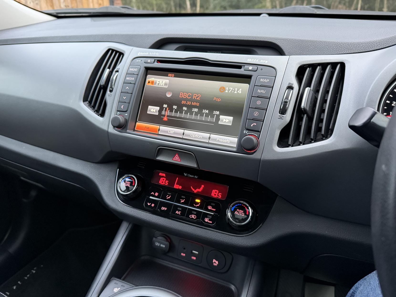 Kia Sportage 1.7 CRDi EcoDynamics 3 SUV 5dr Diesel Manual 2WD Euro 5 (s/s) (114 bhp)