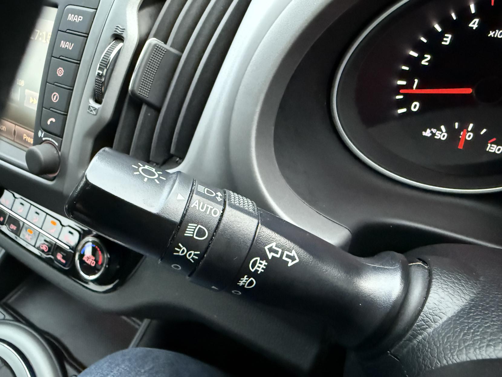 Kia Sportage 1.7 CRDi EcoDynamics 3 SUV 5dr Diesel Manual 2WD Euro 5 (s/s) (114 bhp)