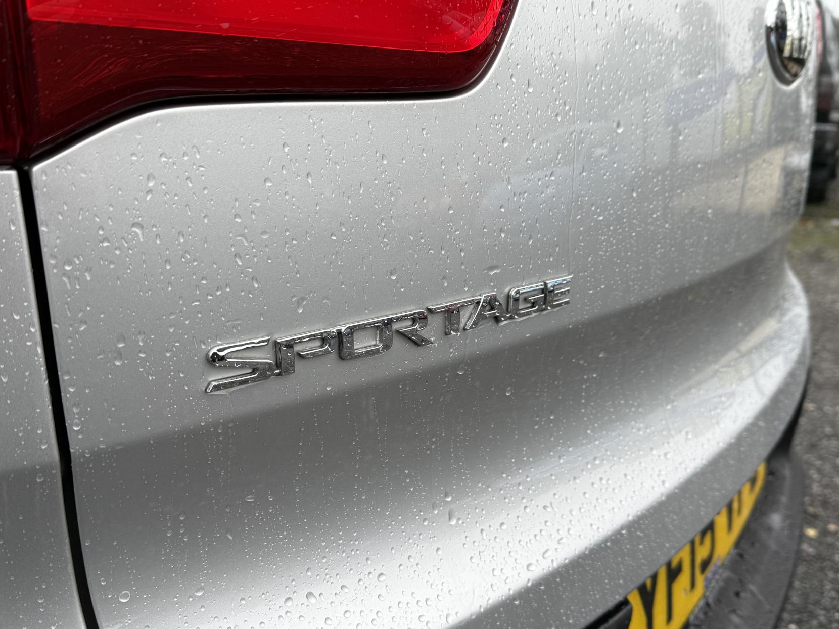 Kia Sportage 1.7 CRDi EcoDynamics 3 SUV 5dr Diesel Manual 2WD Euro 5 (s/s) (114 bhp)