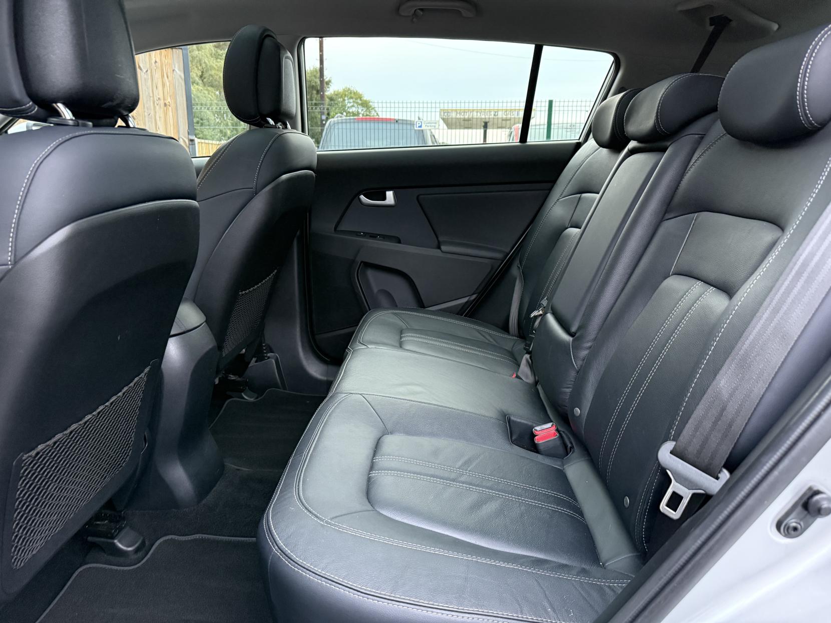 Kia Sportage 1.7 CRDi EcoDynamics 3 SUV 5dr Diesel Manual 2WD Euro 5 (s/s) (114 bhp)