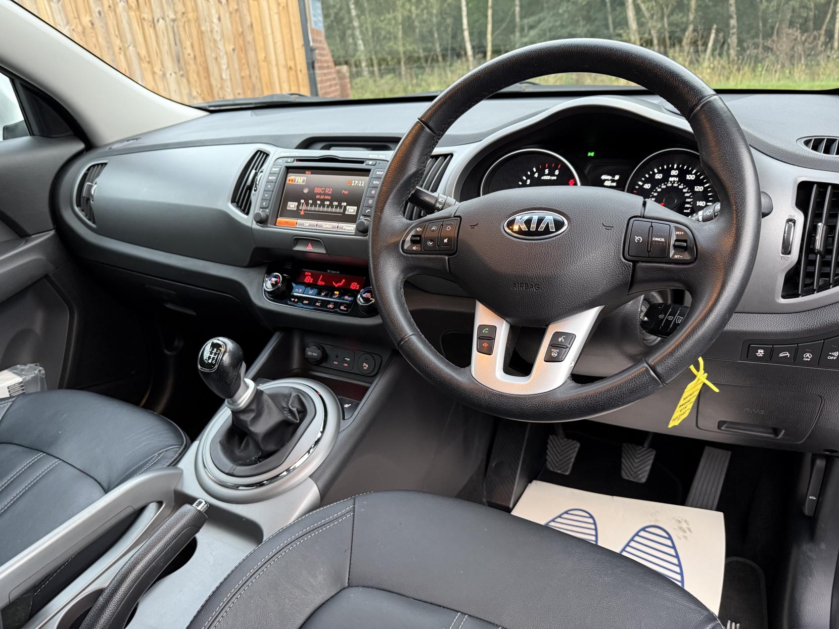 Kia Sportage 1.7 CRDi EcoDynamics 3 SUV 5dr Diesel Manual 2WD Euro 5 (s/s) (114 bhp)