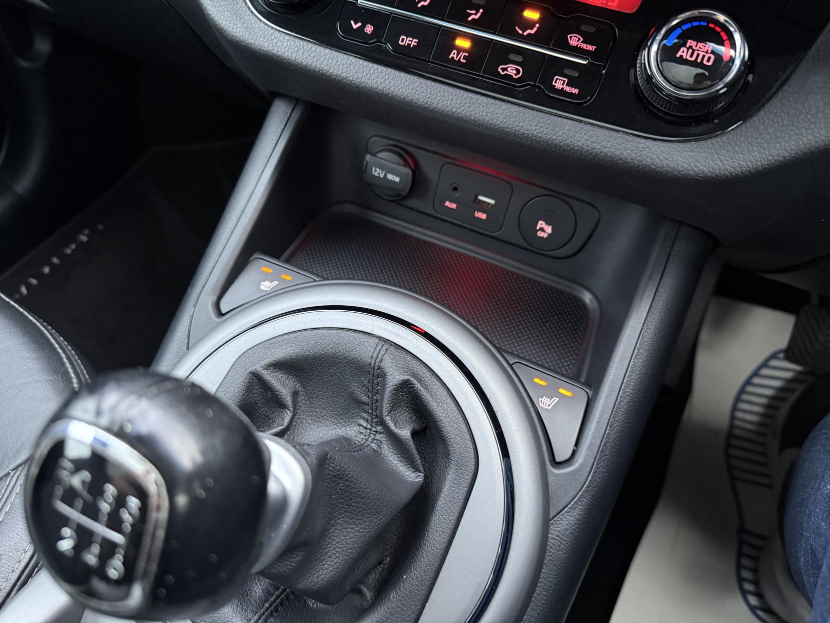 Kia Sportage 1.7 CRDi EcoDynamics 3 SUV 5dr Diesel Manual 2WD Euro 5 (s/s) (114 bhp)