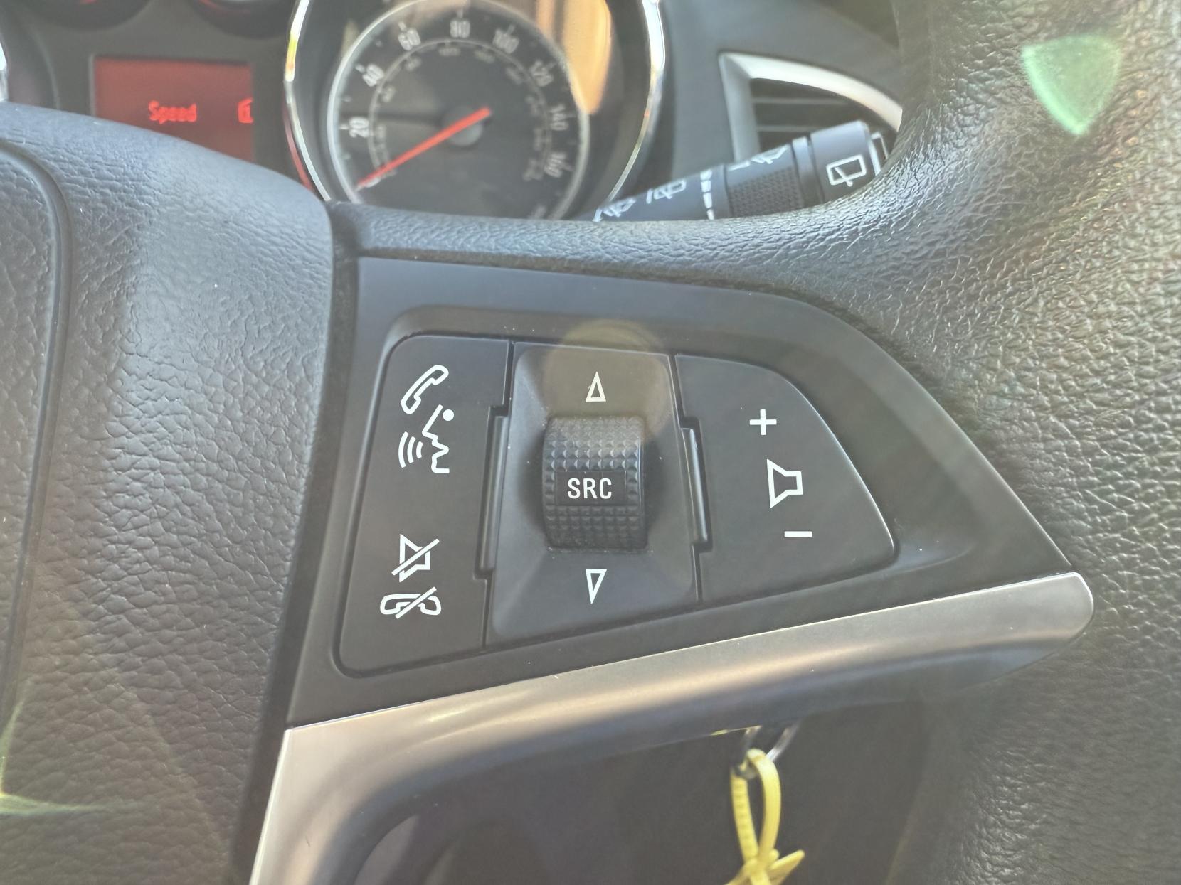 Vauxhall Astra 1.6 16v Exclusiv Hatchback 5dr Petrol Manual Euro 5 (115 ps)