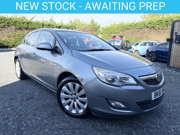 Vauxhall Astra 1.6 16v Exclusiv Hatchback 5dr Petrol Manual Euro 5 (115 ps)