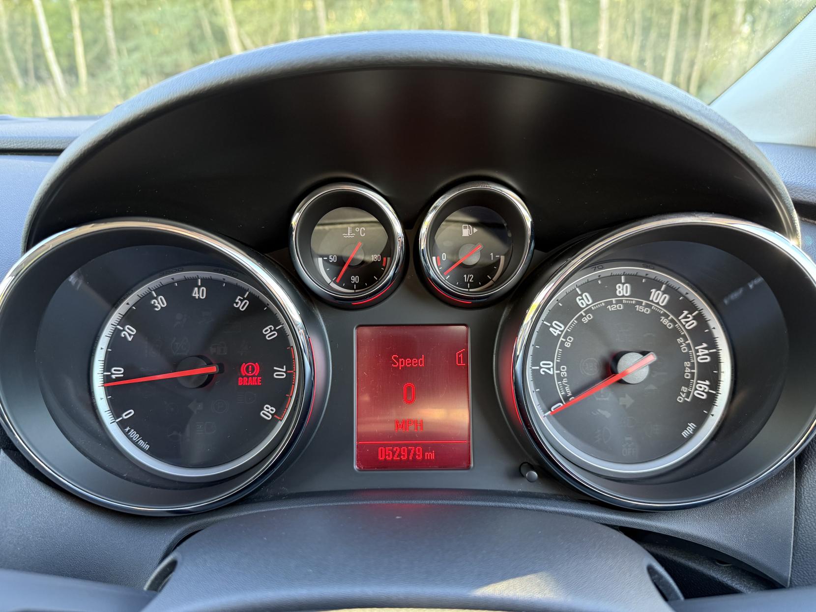 Vauxhall Astra 1.6 16v Exclusiv Hatchback 5dr Petrol Manual Euro 5 (115 ps)