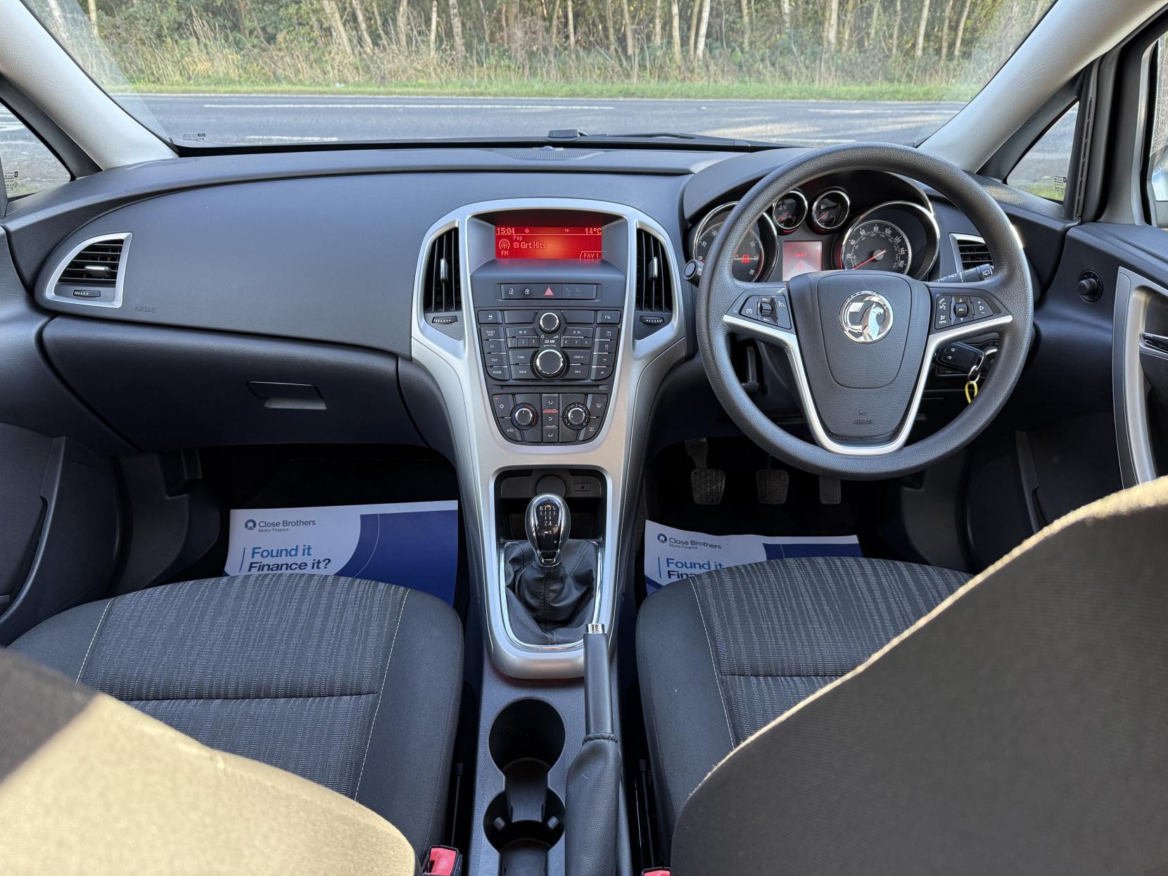 Vauxhall Astra 1.6 16v Exclusiv Hatchback 5dr Petrol Manual Euro 5 (115 ps)