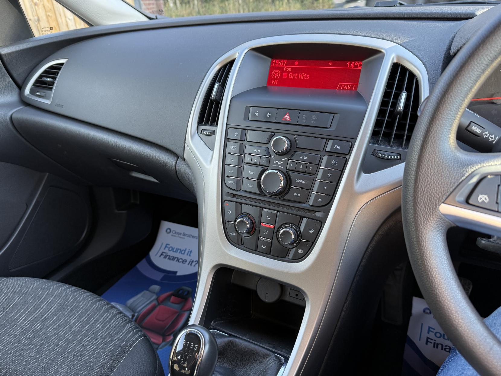 Vauxhall Astra 1.6 16v Exclusiv Hatchback 5dr Petrol Manual Euro 5 (115 ps)