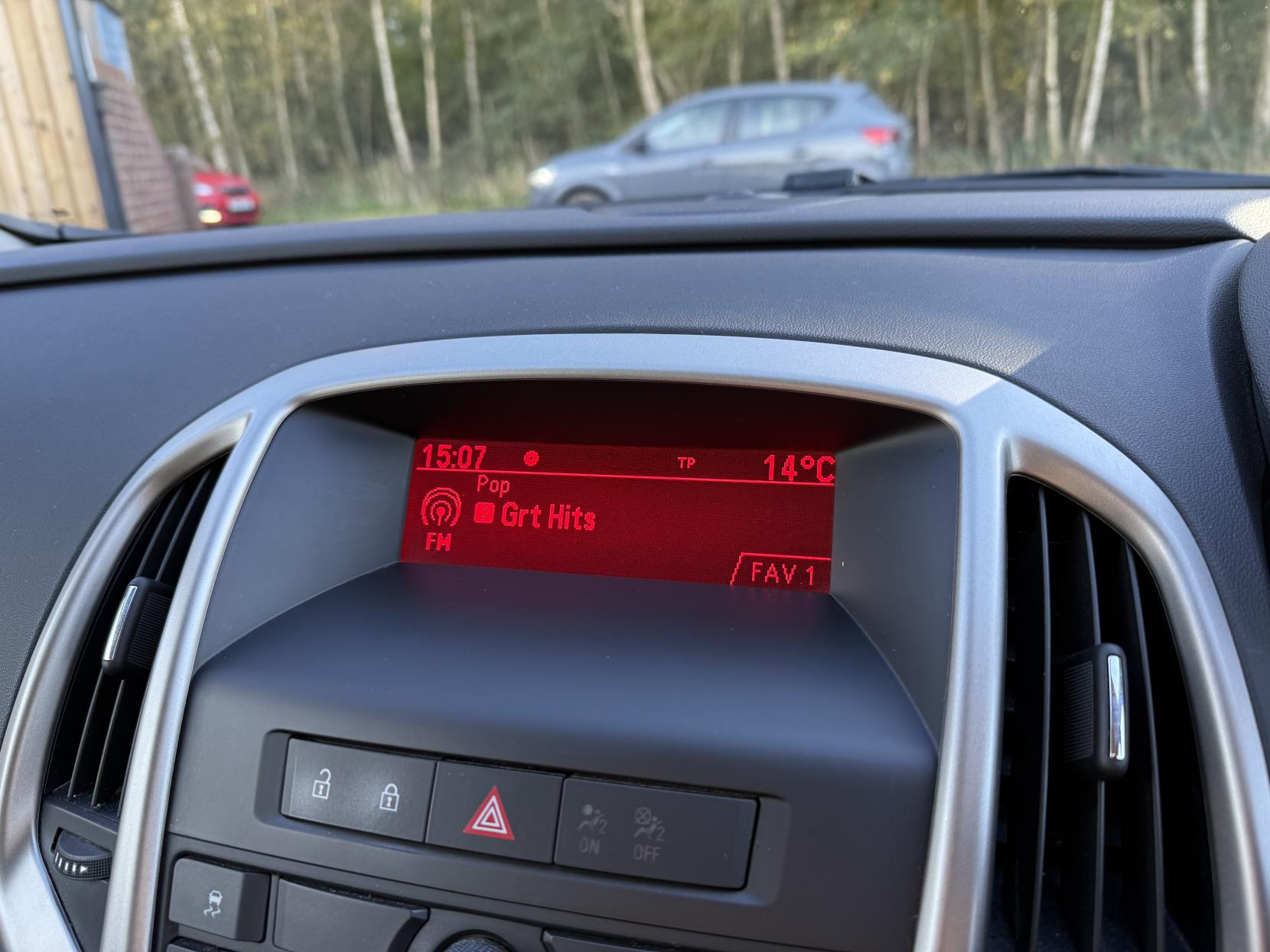 Vauxhall Astra 1.6 16v Exclusiv Hatchback 5dr Petrol Manual Euro 5 (115 ps)