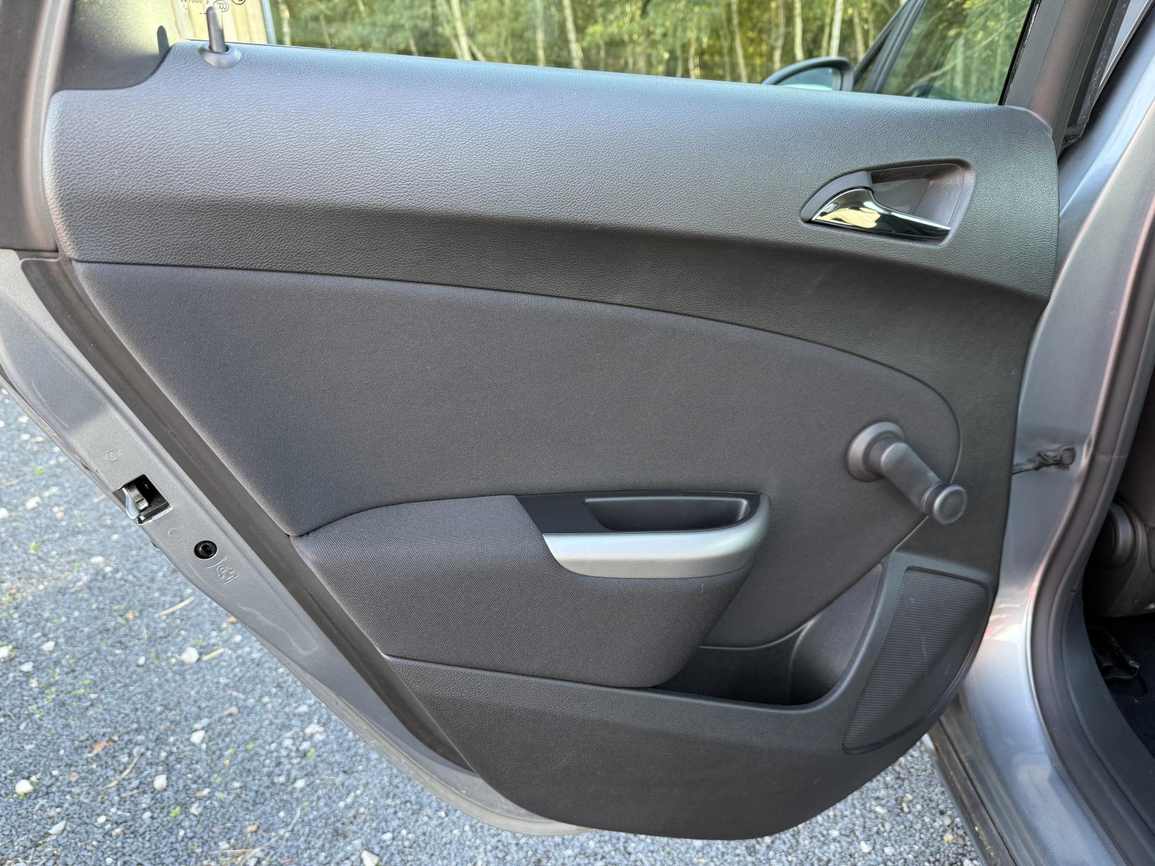 Vauxhall Astra 1.6 16v Exclusiv Hatchback 5dr Petrol Manual Euro 5 (115 ps)