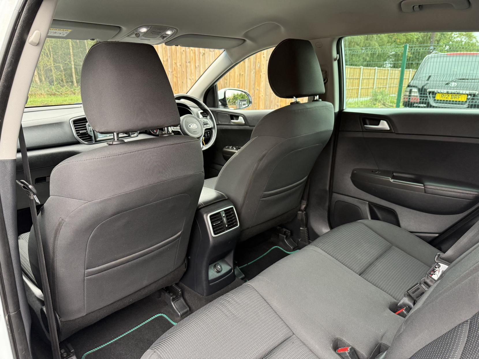 Kia Sportage 1.7 CRDi 2 SUV 5dr Diesel Manual Euro 6 (s/s) (114 bhp)