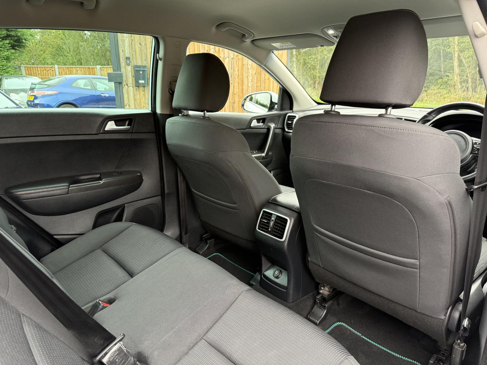 Kia Sportage 1.7 CRDi 2 SUV 5dr Diesel Manual Euro 6 (s/s) (114 bhp)