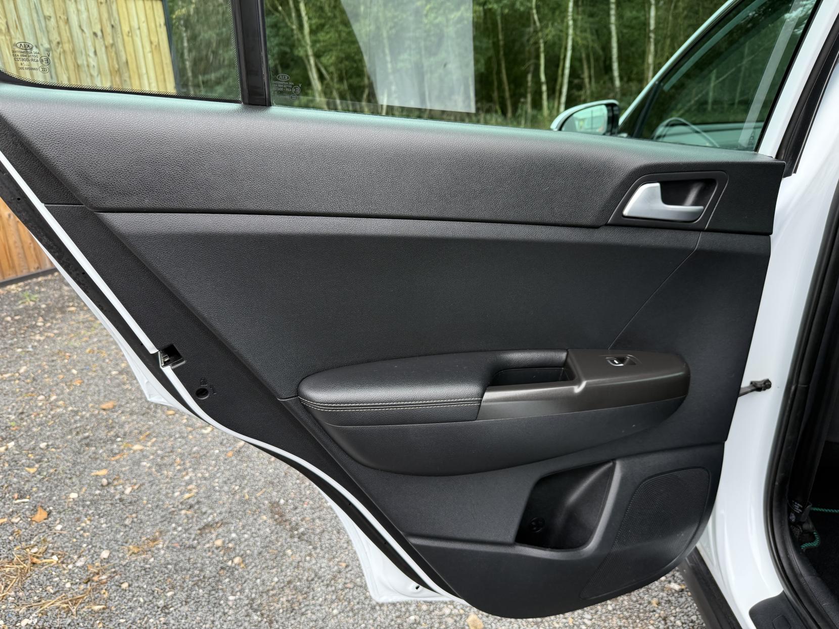 Kia Sportage 1.7 CRDi 2 SUV 5dr Diesel Manual Euro 6 (s/s) (114 bhp)