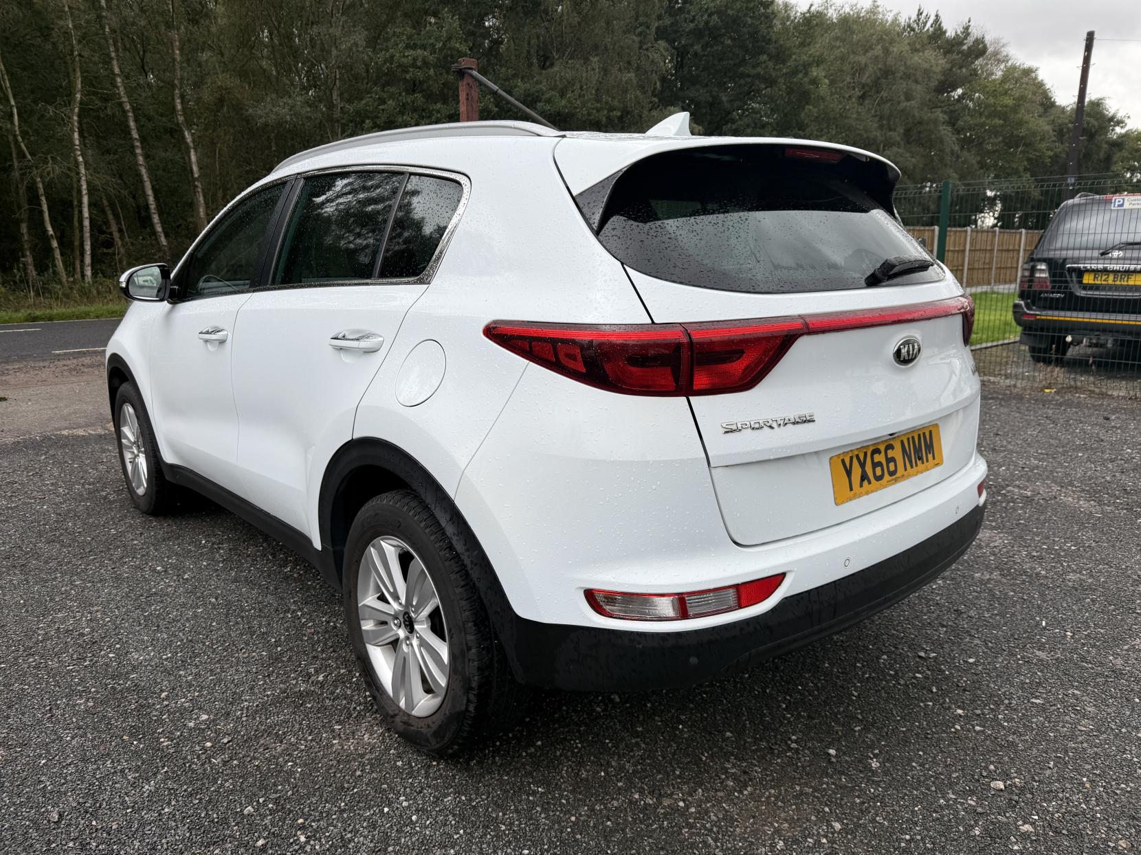 Kia Sportage 1.7 CRDi 2 SUV 5dr Diesel Manual Euro 6 (s/s) (114 bhp)
