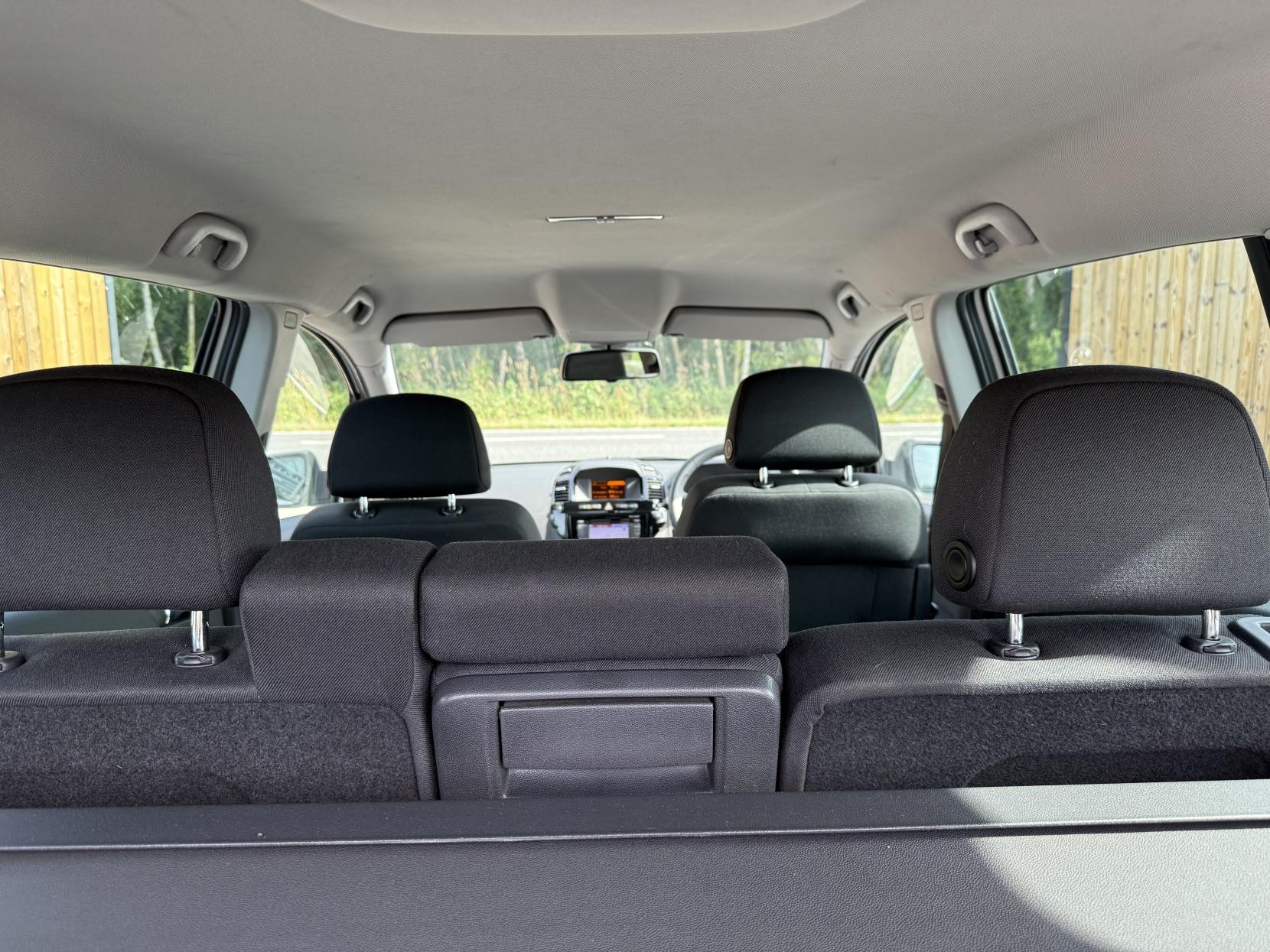 Vauxhall Zafira 1.7 CDTi ecoFLEX Design MPV 5dr Diesel Manual Euro 5 (SNav) (110 ps)