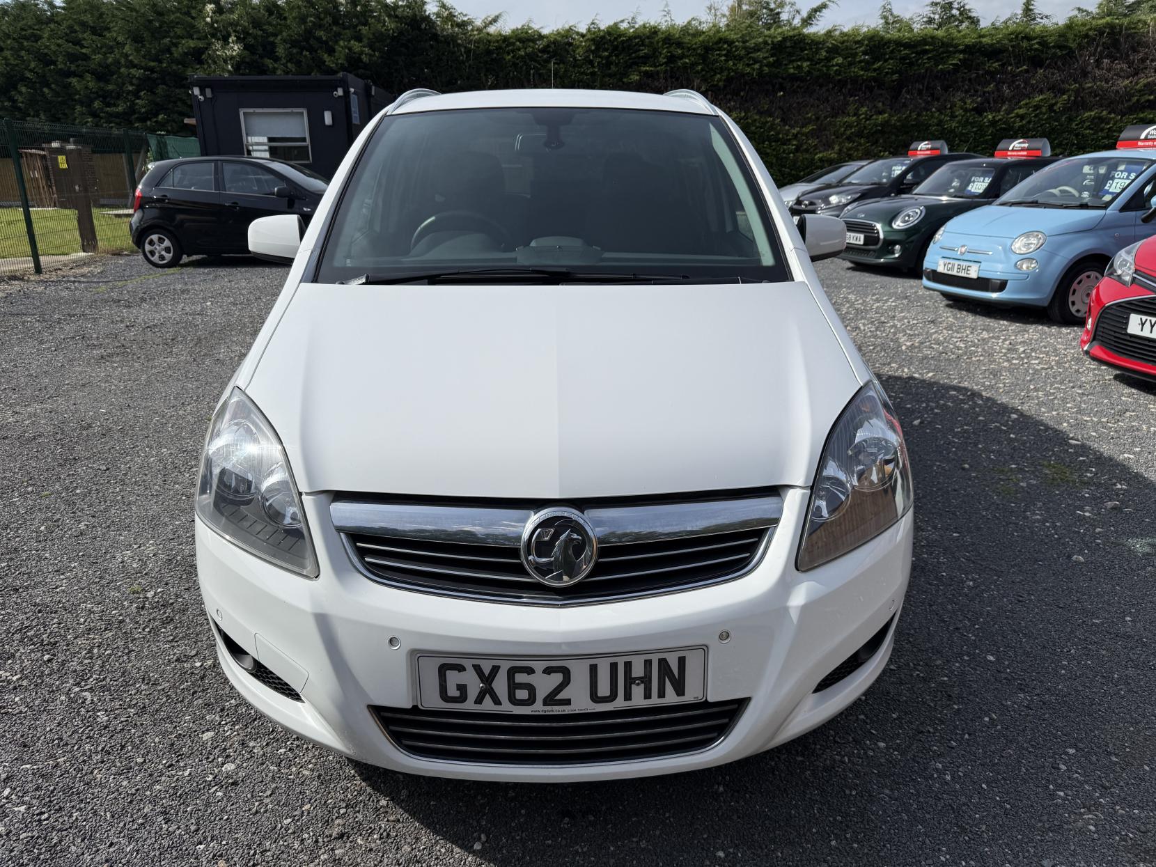 Vauxhall Zafira 1.7 CDTi ecoFLEX Design MPV 5dr Diesel Manual Euro 5 (SNav) (110 ps)
