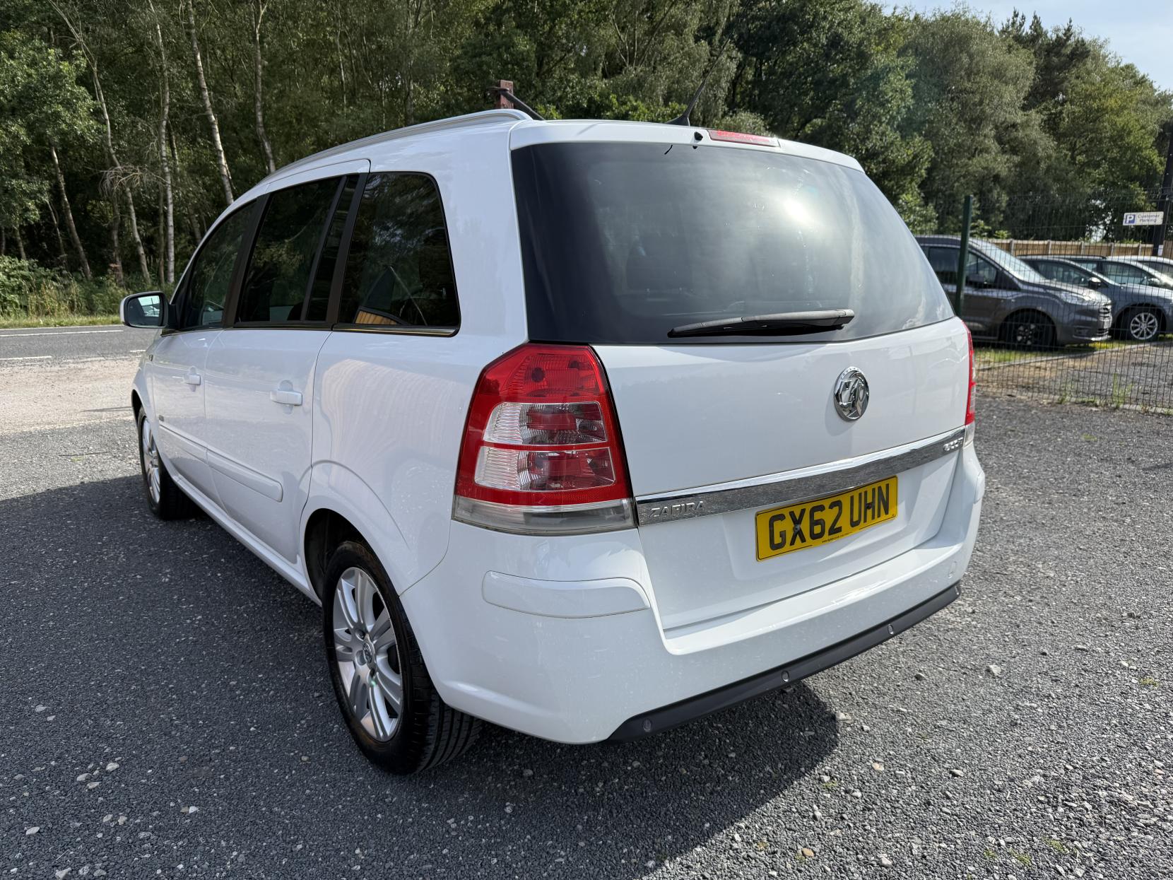 Vauxhall Zafira 1.7 CDTi ecoFLEX Design MPV 5dr Diesel Manual Euro 5 (SNav) (110 ps)