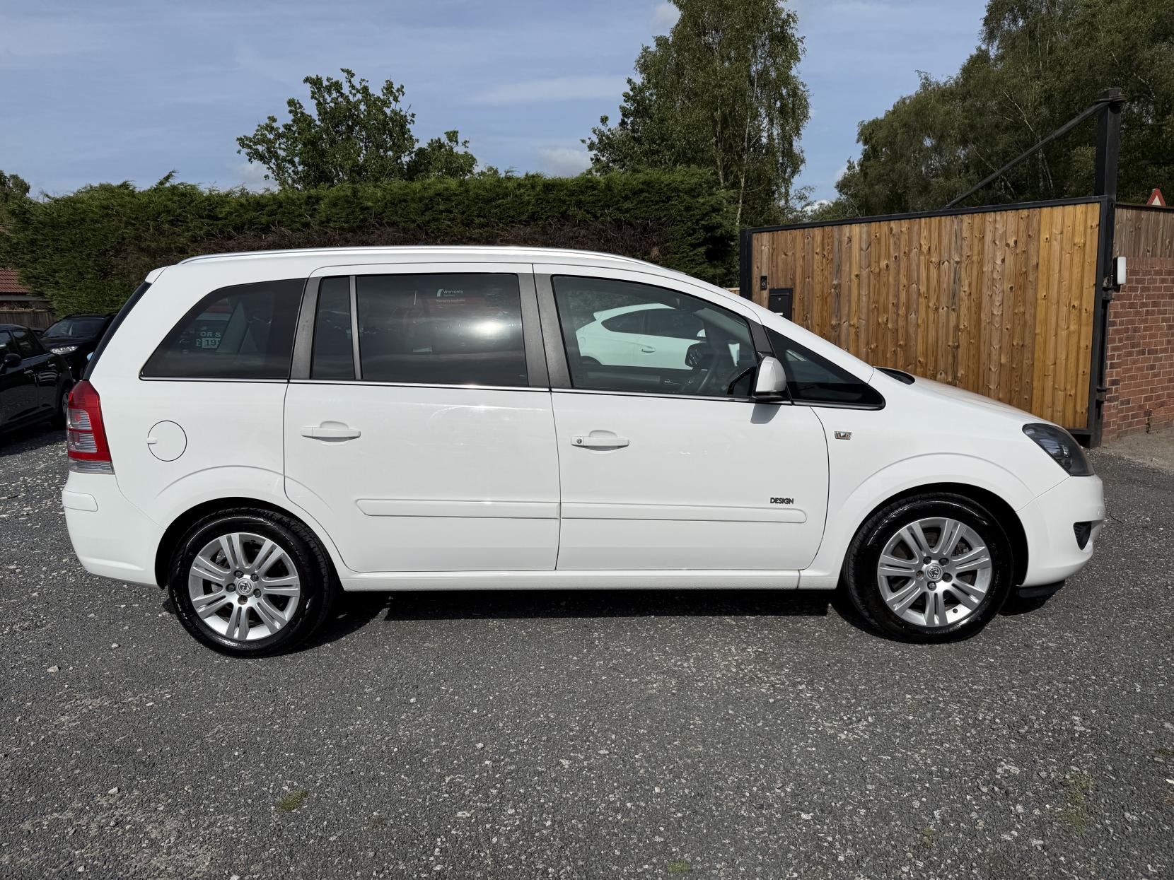 Vauxhall Zafira 1.7 CDTi ecoFLEX Design MPV 5dr Diesel Manual Euro 5 (SNav) (110 ps)