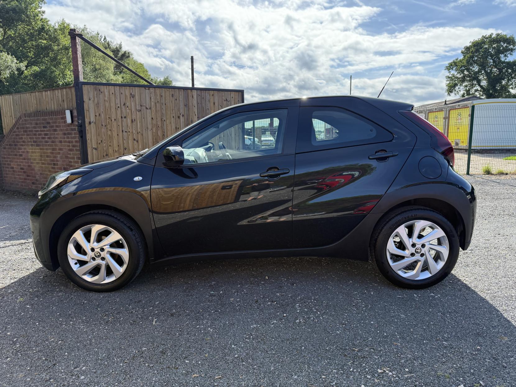 Toyota Aygo X 1.0 VVT-i Pure Hatchback 5dr Petrol Manual Euro 6 (s/s) (72 ps)